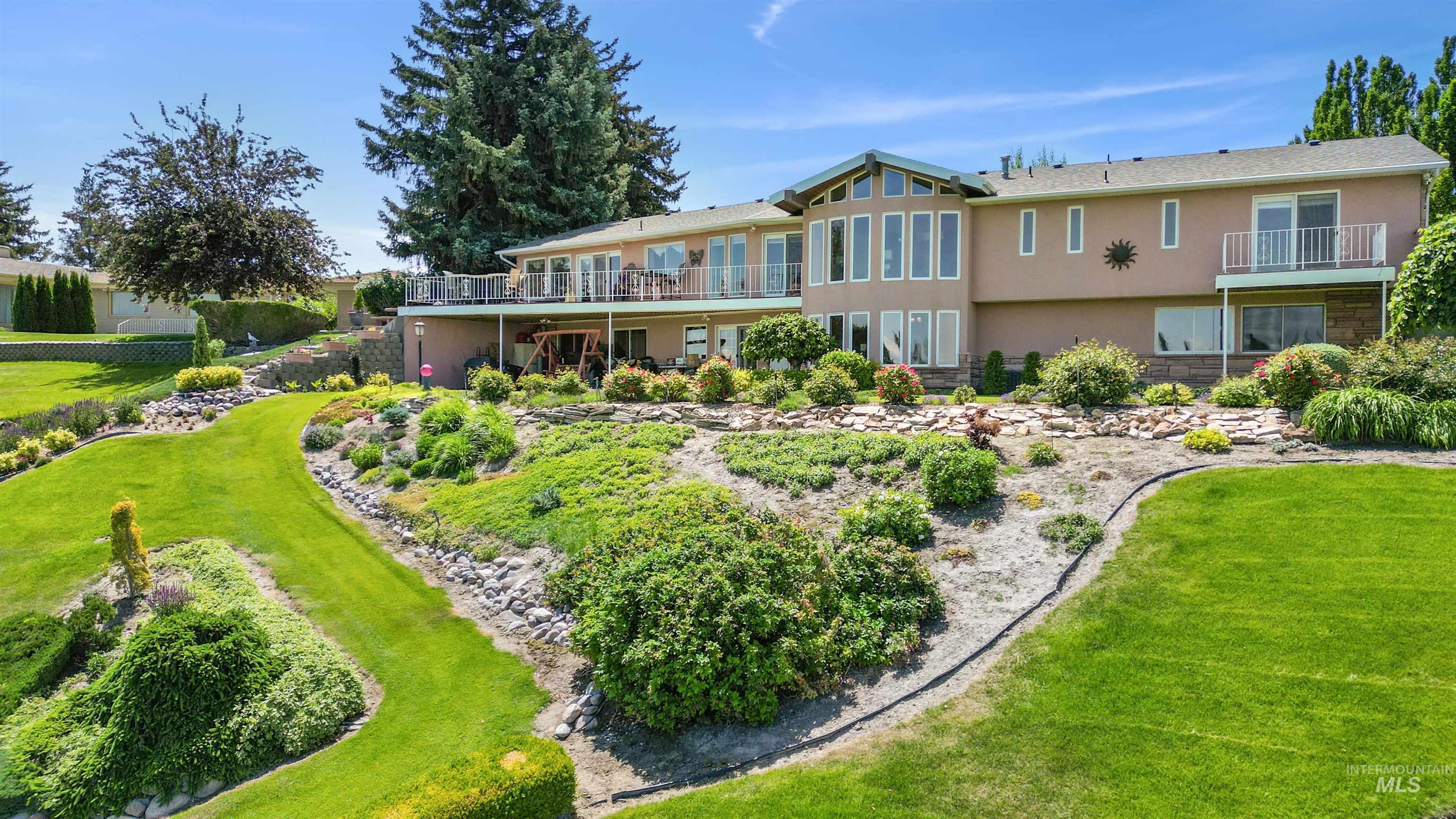 15 Van Engelen Rd, Burley, Idaho 83318-5445, 4 Bedrooms, 4 Bathrooms, Residential For Sale, Price $990,000, 98949818