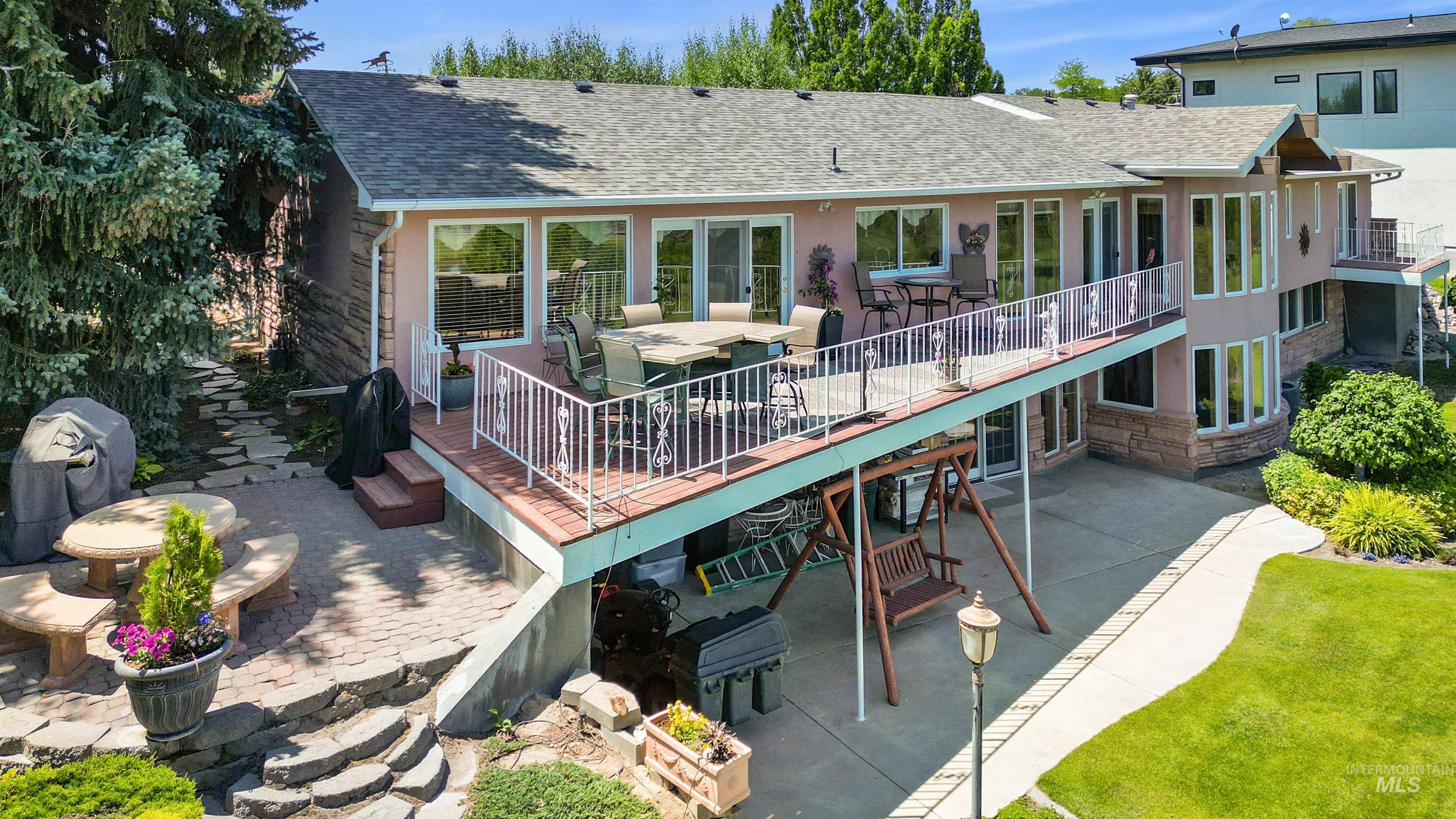 15 Van Engelen Rd, Burley, Idaho 83318-5445, 4 Bedrooms, 4 Bathrooms, Residential For Sale, Price $990,000, 98949818