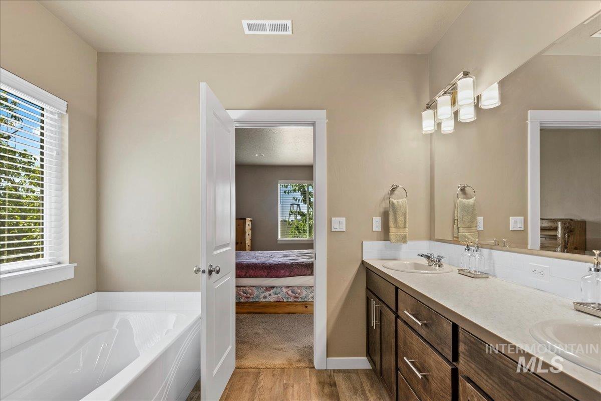 2510 Duchess Trail, Emmett, Idaho 83617, 3 Bedrooms, 2 Bathrooms, Residential For Sale, Price $431,000, 98949846