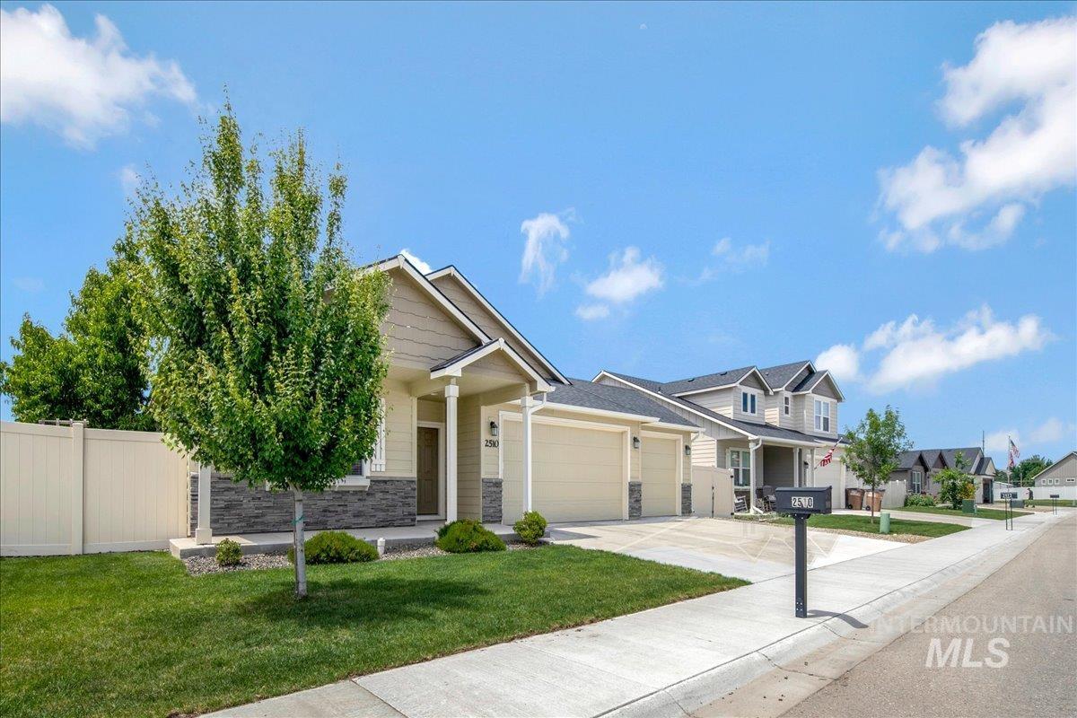 2510 Duchess Trail, Emmett, Idaho 83617, 3 Bedrooms, 2 Bathrooms, Residential For Sale, Price $431,000, 98949846