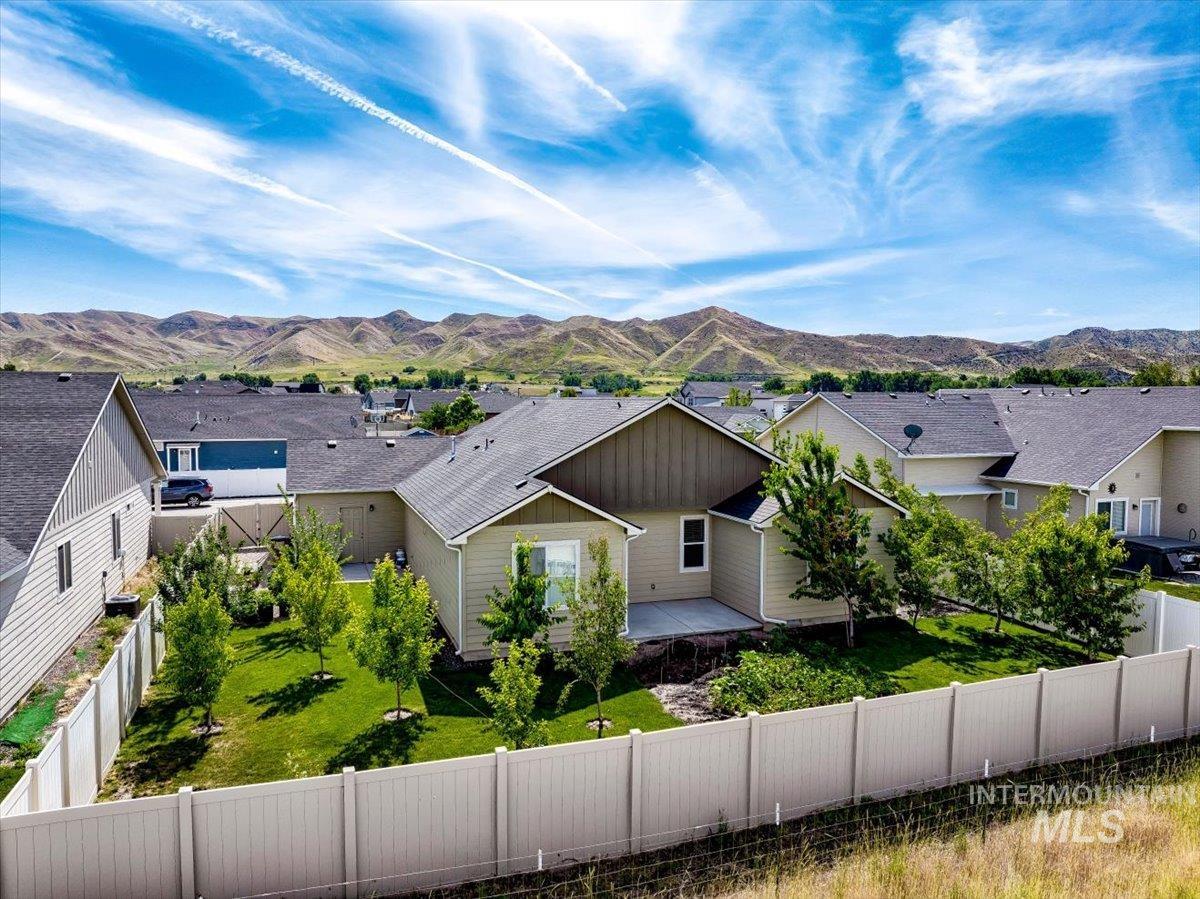 2510 Duchess Trail, Emmett, Idaho 83617, 3 Bedrooms, 2 Bathrooms, Residential For Sale, Price $431,000, 98949846