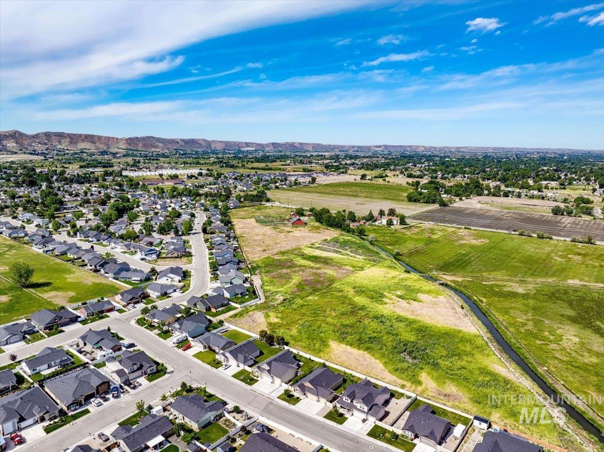 2510 Duchess Trail, Emmett, Idaho 83617, 3 Bedrooms, 2 Bathrooms, Residential For Sale, Price $431,000, 98949846