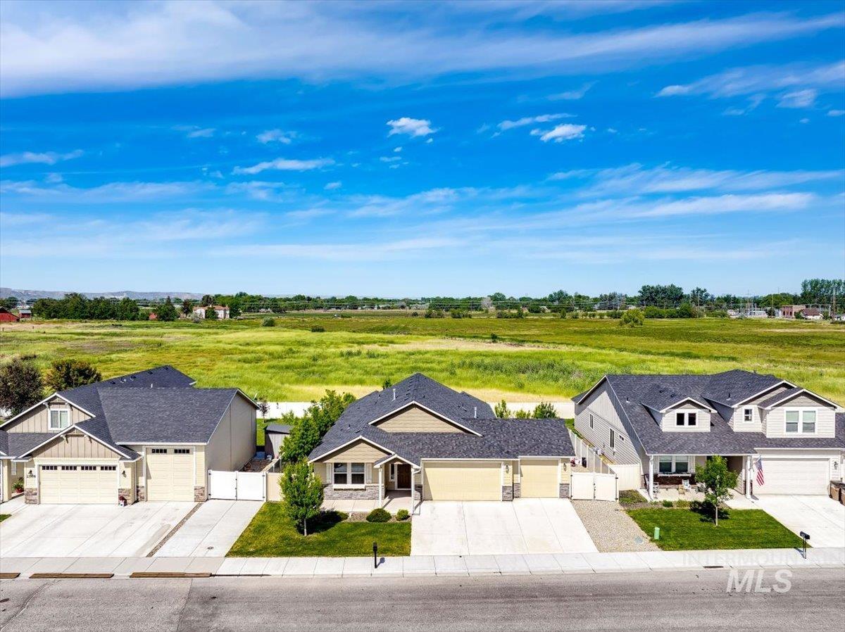 2510 Duchess Trail, Emmett, Idaho 83617, 3 Bedrooms, 2 Bathrooms, Residential For Sale, Price $431,000, 98949846