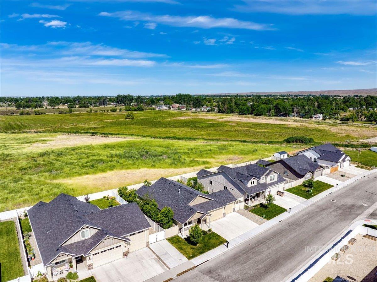 2510 Duchess Trail, Emmett, Idaho 83617, 3 Bedrooms, 2 Bathrooms, Residential For Sale, Price $431,000, 98949846