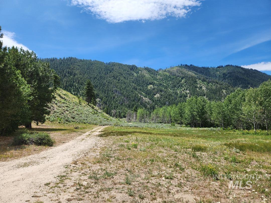 4942 E Baumgartner Rd, Featherville, Idaho 83647, 3 Bedrooms, 3 Bathrooms, Residential For Sale, Price $812,500, 98949850