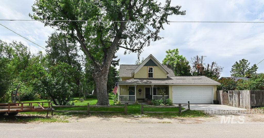 221 N Union St, Star, Idaho 83669, 3 Bedrooms, 2 Bathrooms, Residential For Sale, Price $799,900, 98949871