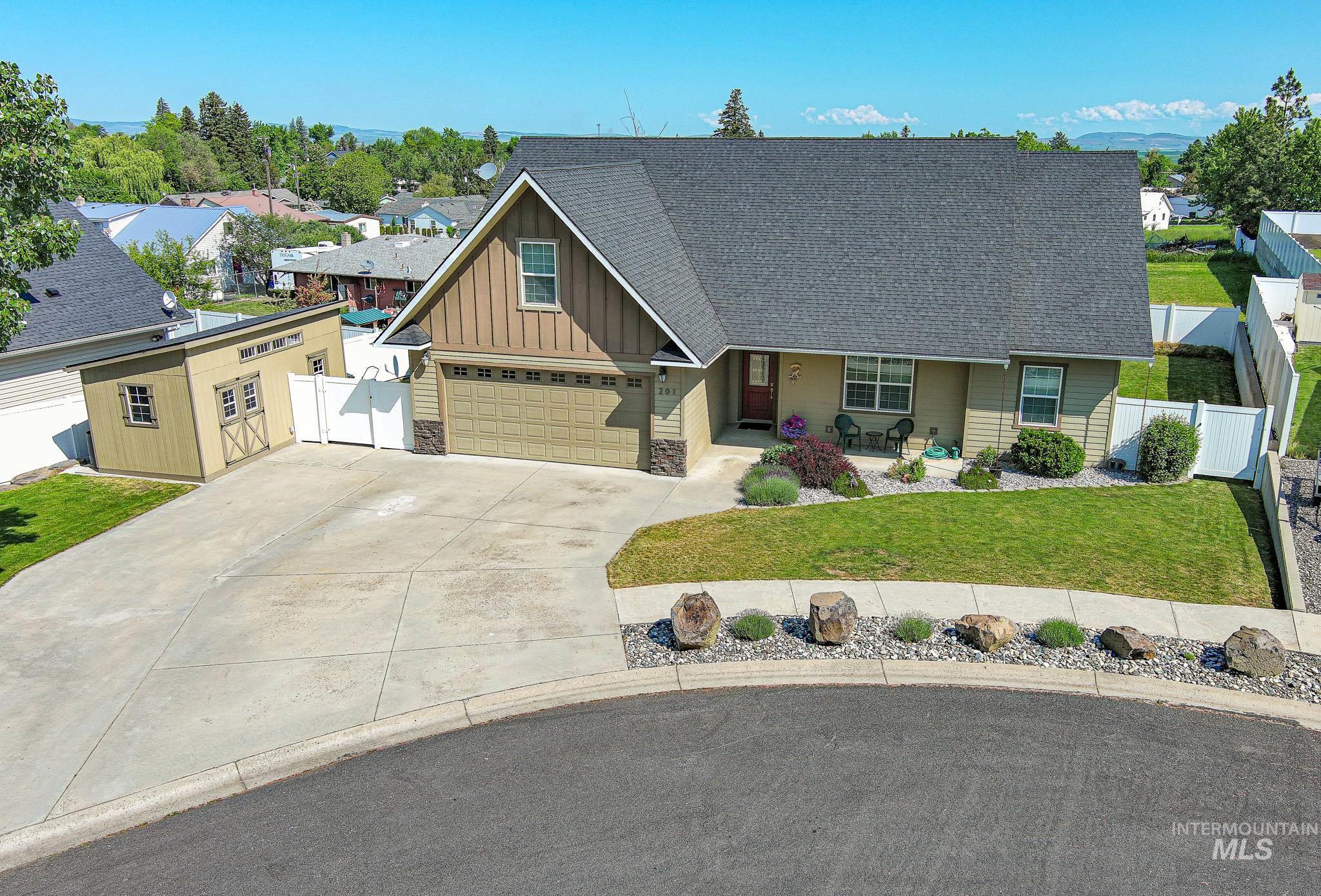 201 E South 10th Street, Grangeville, Idaho 83530, 3 Bedrooms, 2 Bathrooms, Residential For Sale, Price $498,000, 98949877