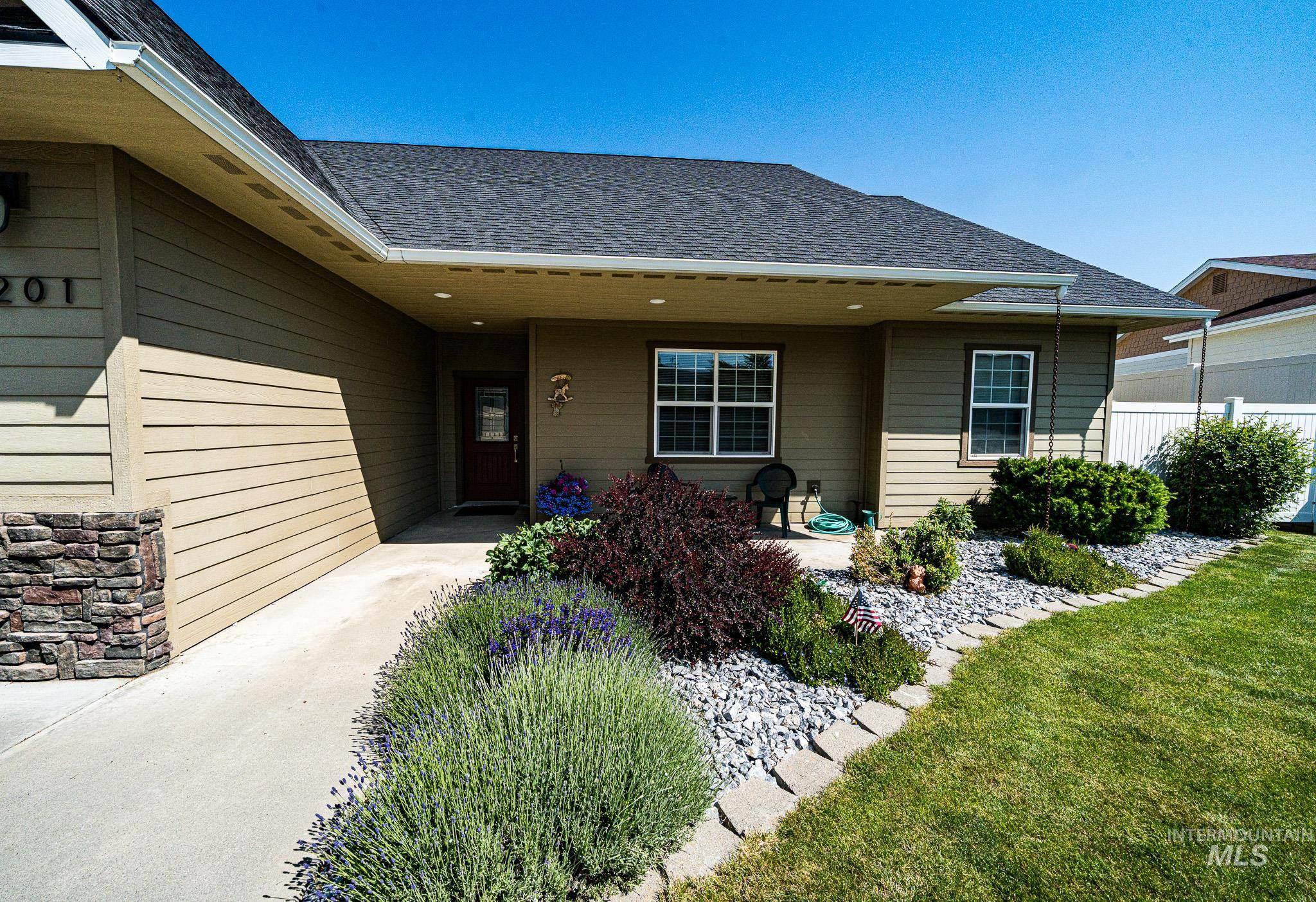 201 E South 10th Street, Grangeville, Idaho 83530, 3 Bedrooms, 2 Bathrooms, Residential For Sale, Price $498,000, 98949877
