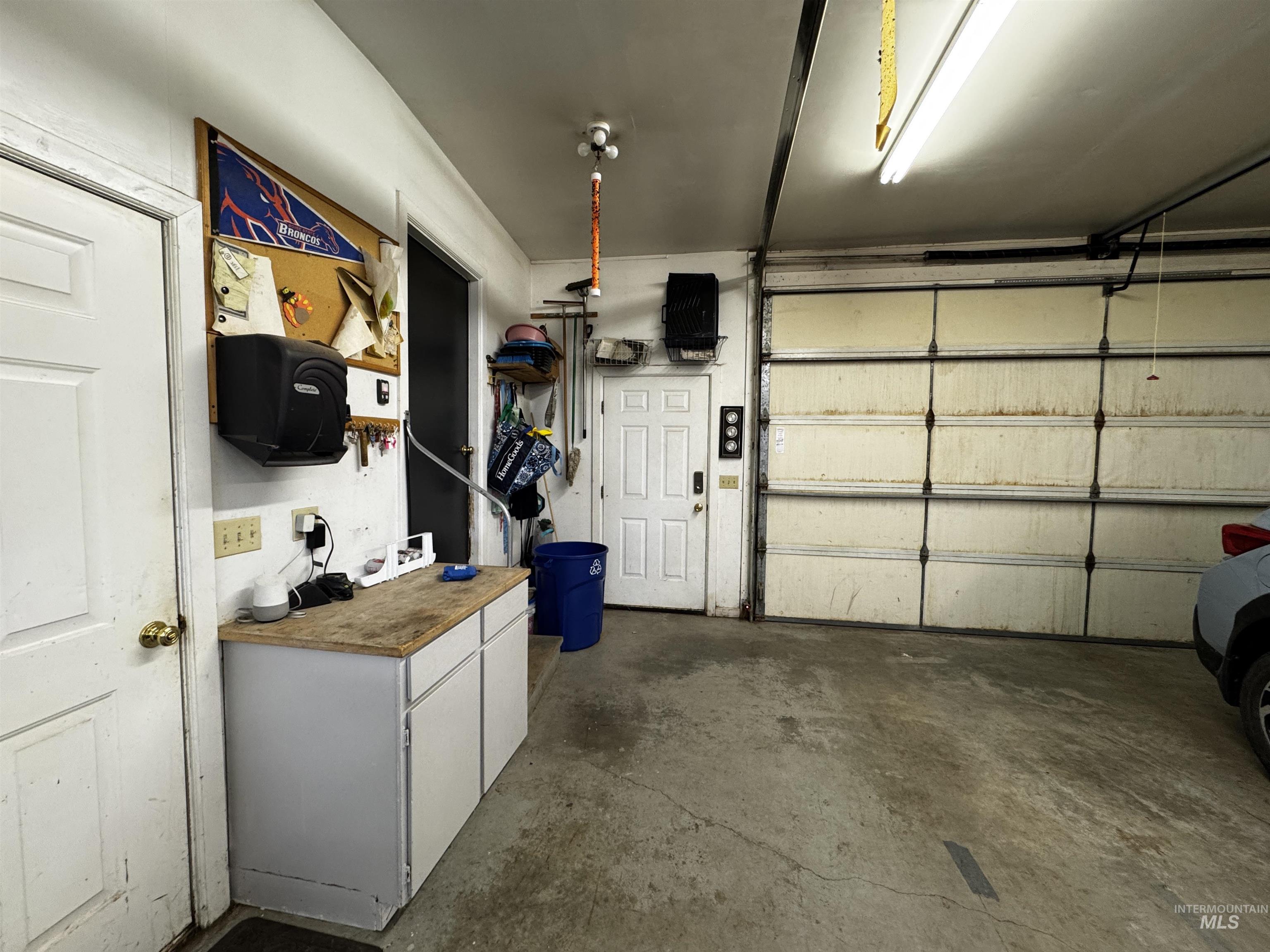 522 North Apple Street, Shoshone, Idaho 83352, 5 Bedrooms, 3 Bathrooms, Residential For Sale, Price $434,900, 98949907