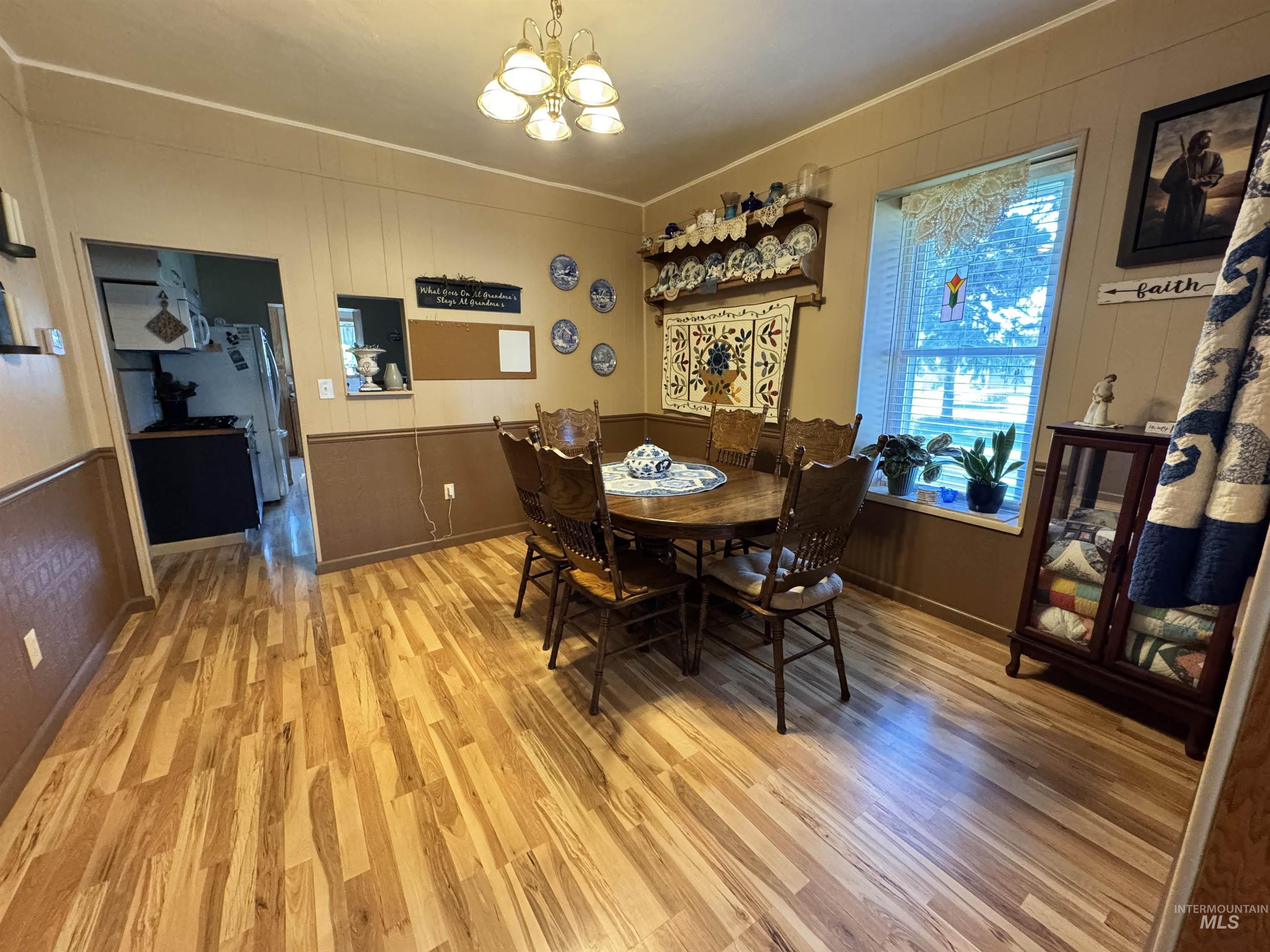 522 North Apple Street, Shoshone, Idaho 83352, 5 Bedrooms, 3 Bathrooms, Residential For Sale, Price $434,900, 98949907