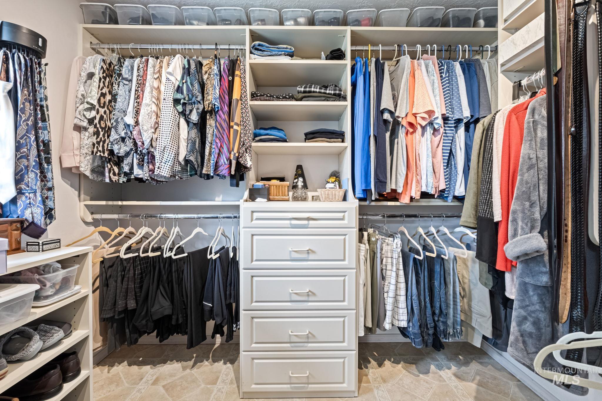 1075 Teal Circle, Mountain Home, Idaho 83647, 3 Bedrooms, 2.5 Bathrooms, Residential For Sale, Price $399,900, 98949911