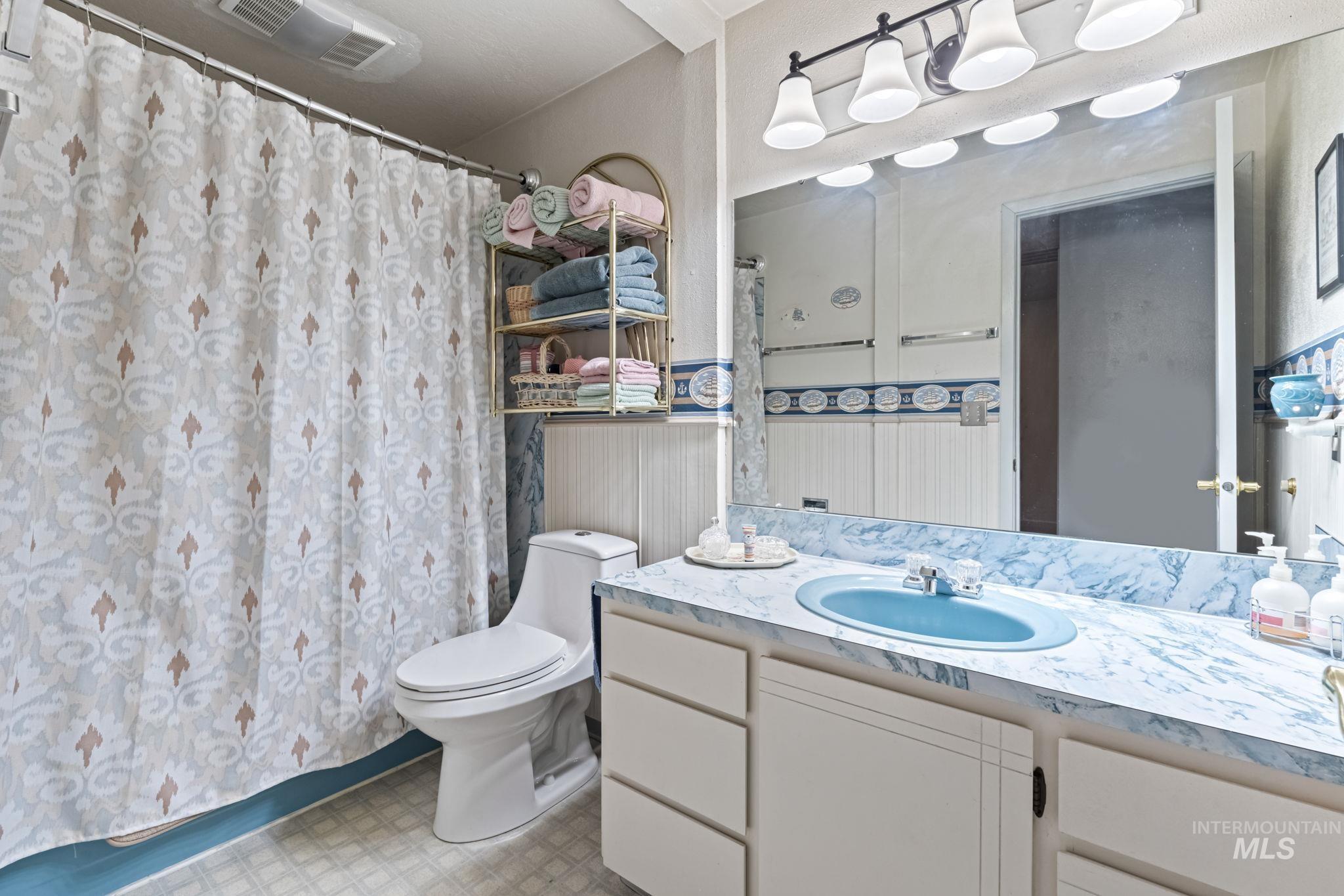 1075 Teal Circle, Mountain Home, Idaho 83647, 3 Bedrooms, 2.5 Bathrooms, Residential For Sale, Price $399,900, 98949911