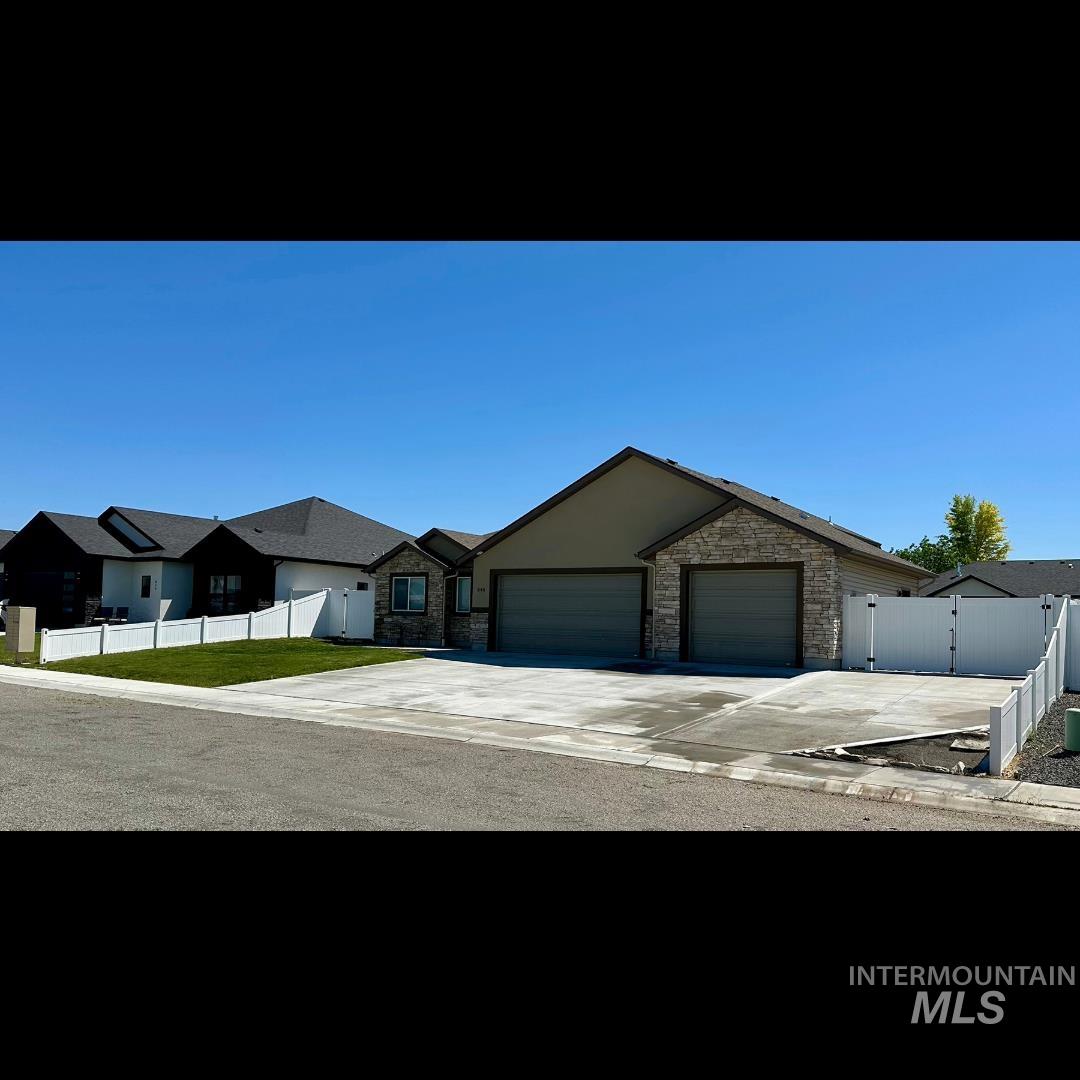 840 Cottonridge Way, Kimberly, Idaho 83341, 3 Bedrooms, 2 Bathrooms, Residential For Sale, Price $429,900, 98949912