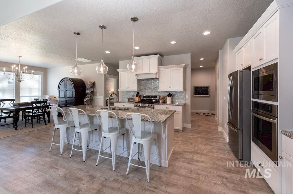 11078 White River Street, Caldwell, Idaho 83605, 3 Bedrooms, 2 Bathrooms, Residential For Sale, Price $523,900, 98949925