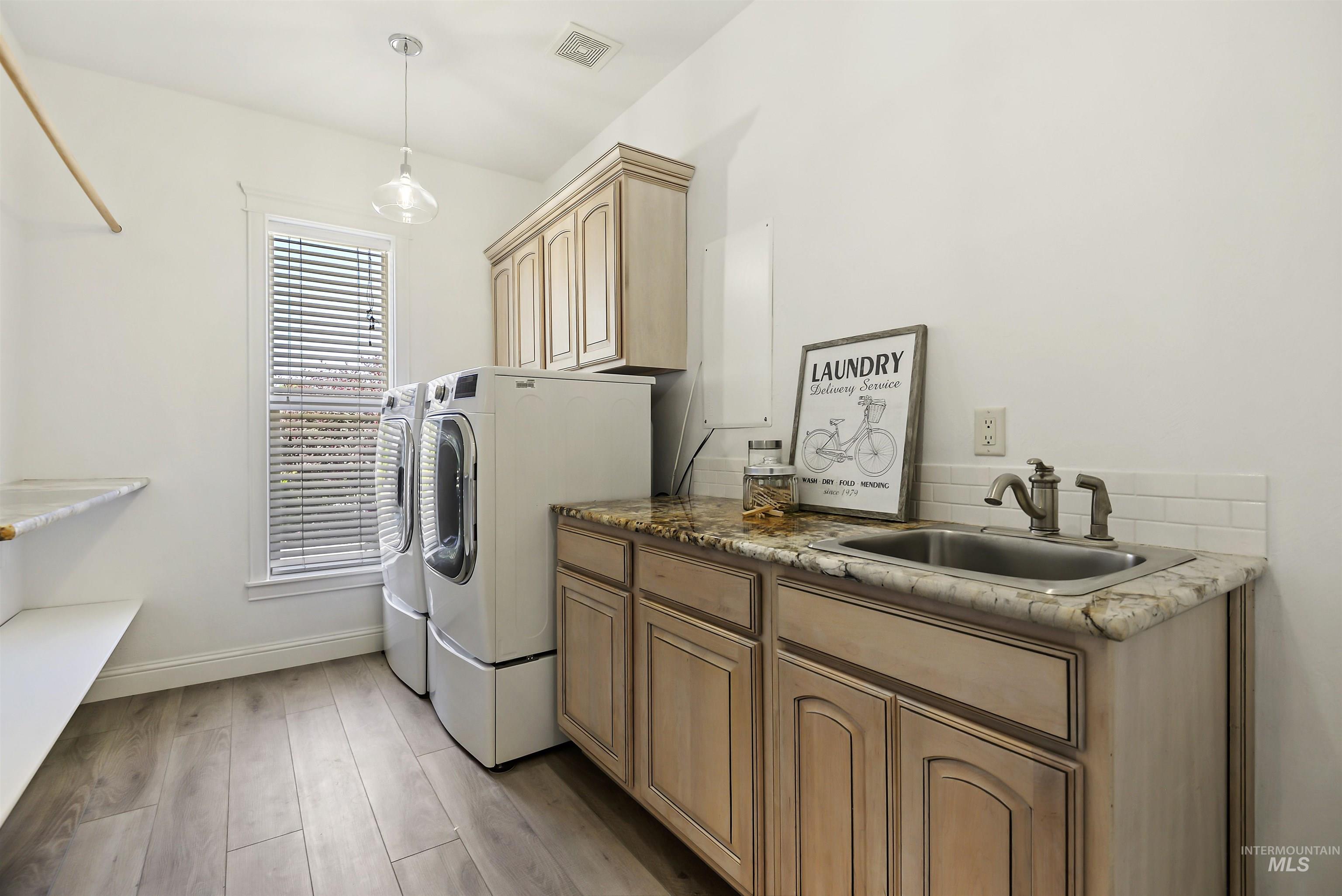 7095 S Pear Blossom, Meridian, Idaho 83642, 5 Bedrooms, 6 Bathrooms, Residential For Sale, Price $1,399,000, 98949939