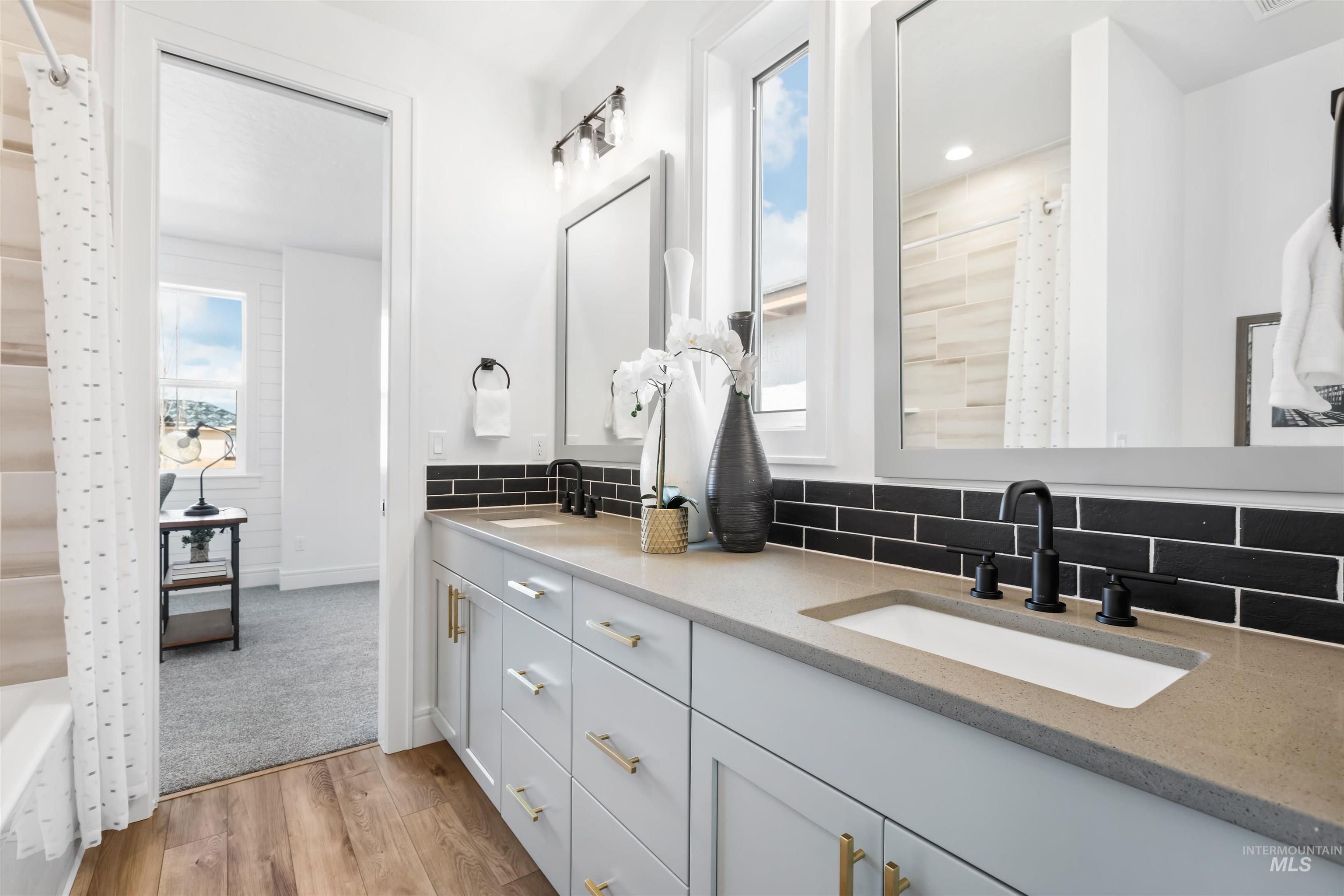 7373 W Feather Edge, Eagle, Idaho 83616, 3 Bedrooms, 2.5 Bathrooms, Residential For Sale, Price $1,049,000, 98949962