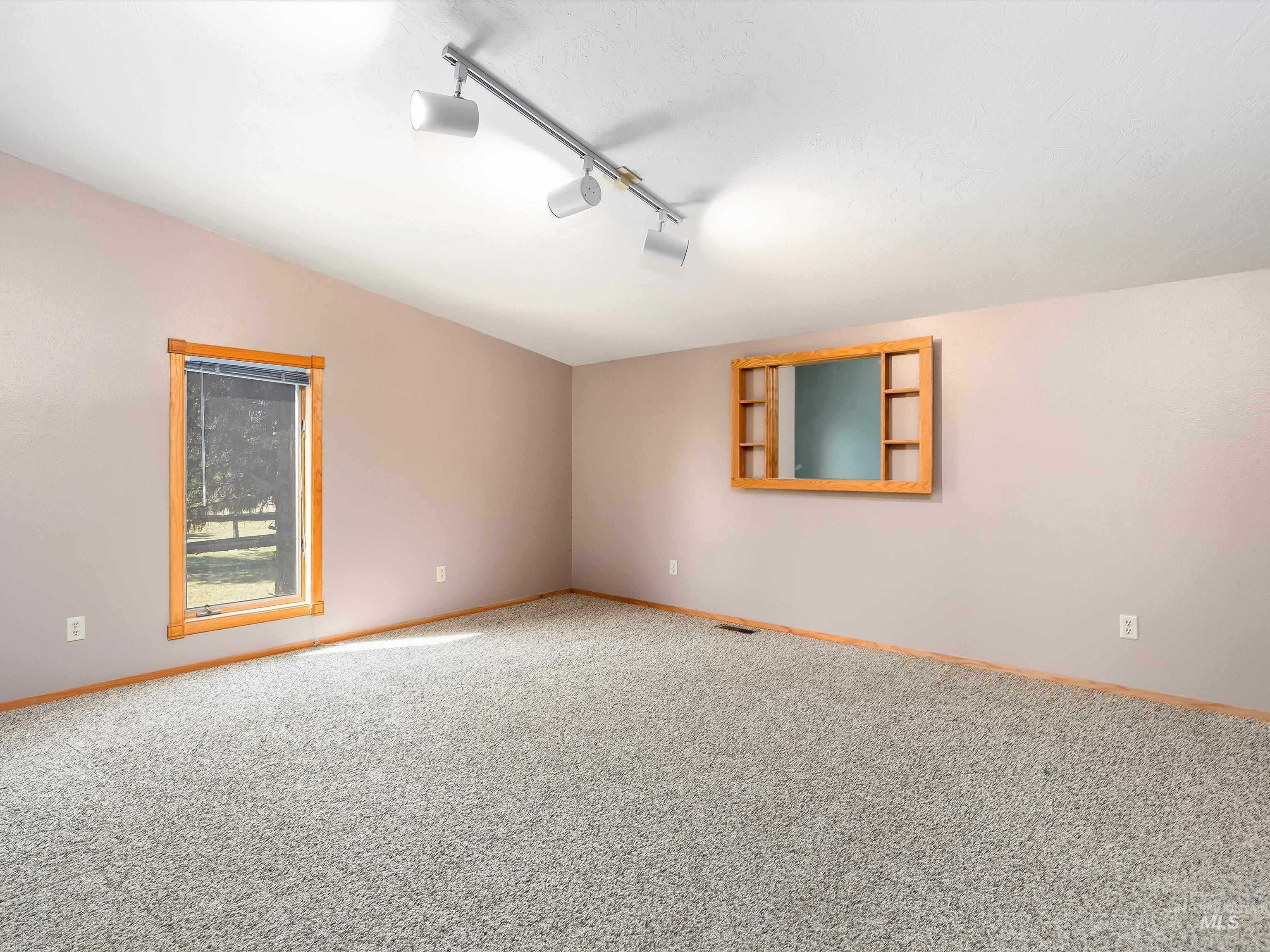 1872 E 1750 S, Gooding, Idaho 83330, 4 Bedrooms, 3 Bathrooms, Residential For Sale, Price $1,500,000, 98950044