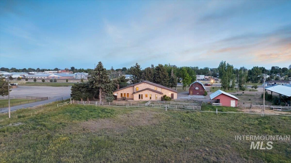 1872 E 1750 S, Gooding, Idaho 83330, 4 Bedrooms, 3 Bathrooms, Residential For Sale, Price $1,500,000, 98950044