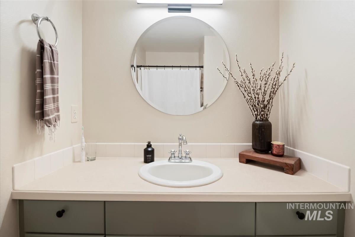 1683 S Annett St, Boise, Idaho 83705, 2 Bedrooms, 2.5 Bathrooms, Residential For Sale, Price $409,900, 98950049