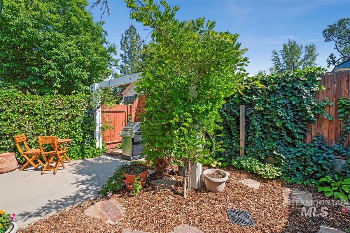 1683 S Annett St, Boise, Idaho 83705, 2 Bedrooms, 2.5 Bathrooms, Residential For Sale, Price $409,900, 98950049