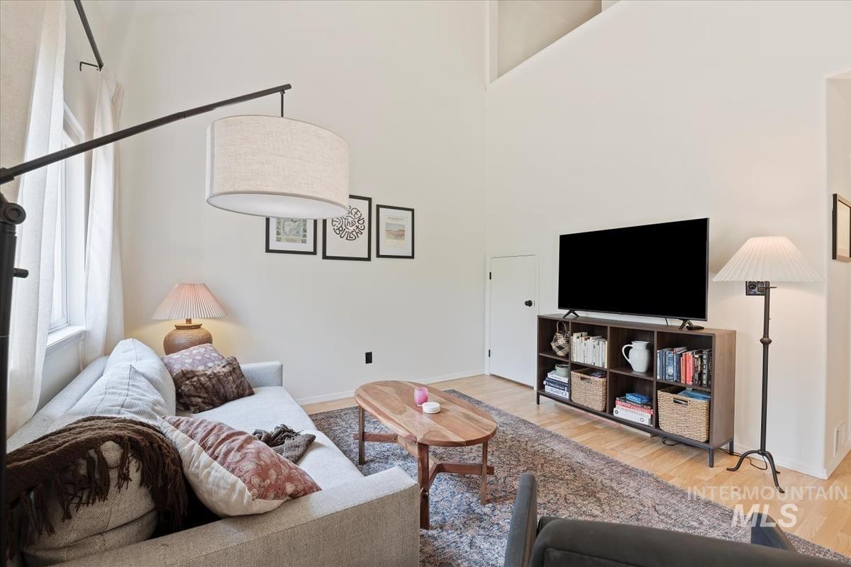 1683 S Annett St, Boise, Idaho 83705, 2 Bedrooms, 2.5 Bathrooms, Residential For Sale, Price $409,900, 98950049