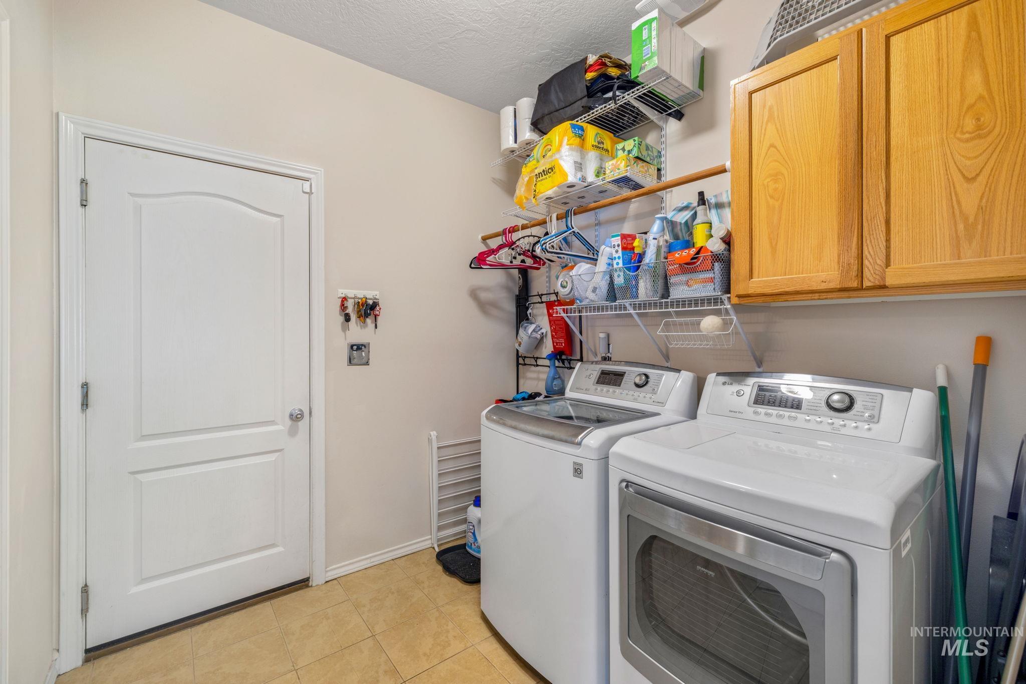 3659 N Twin Eagles Way, Meridian, Idaho 83646, 4 Bedrooms, 2.5 Bathrooms, Residential For Sale, Price $549,990, 98950057