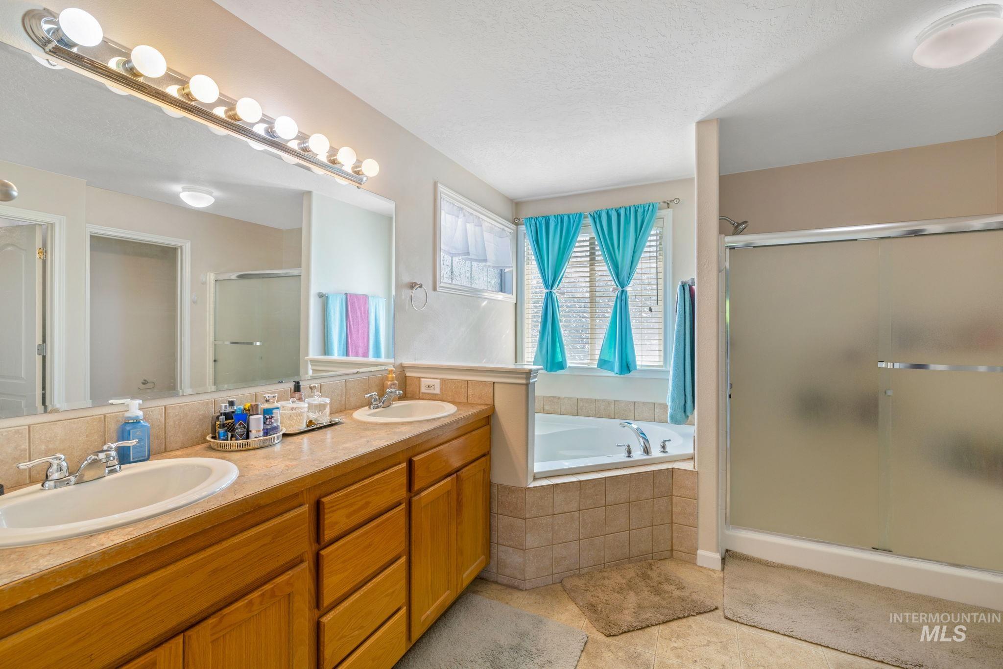 3659 N Twin Eagles Way, Meridian, Idaho 83646, 4 Bedrooms, 2.5 Bathrooms, Residential For Sale, Price $549,990, 98950057