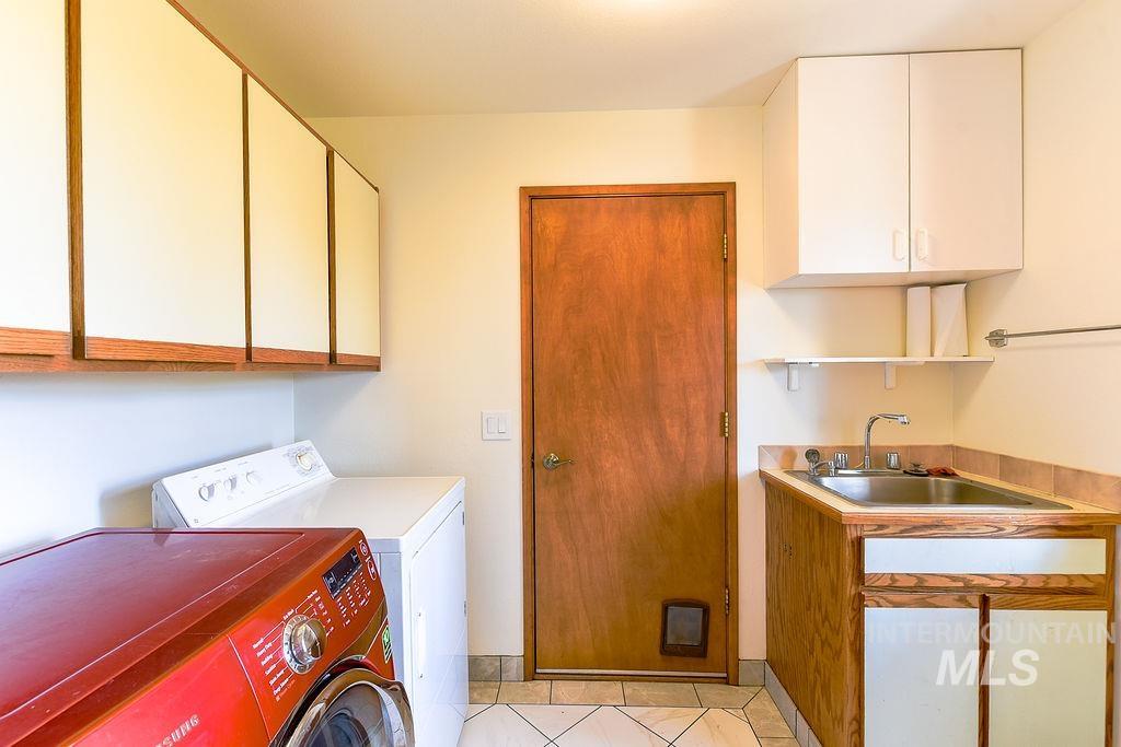 1832 Pine Cone, Moscow, Idaho 83843, 3 Bedrooms, 3 Bathrooms, Residential For Sale, Price $650,000, 98950091