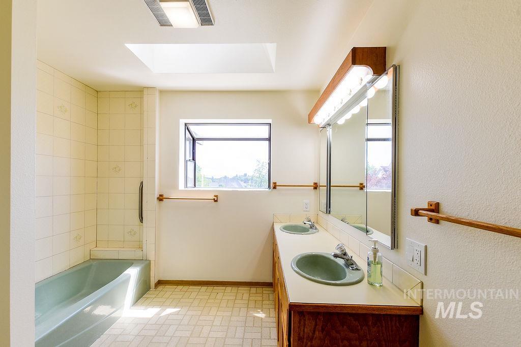 1832 Pine Cone, Moscow, Idaho 83843, 3 Bedrooms, 3 Bathrooms, Residential For Sale, Price $650,000, 98950091