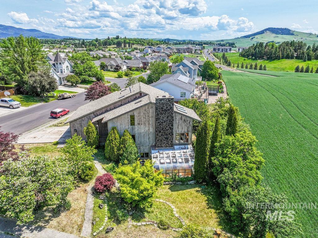 1832 Pine Cone, Moscow, Idaho 83843, 3 Bedrooms, 3 Bathrooms, Residential For Sale, Price $650,000, 98950091