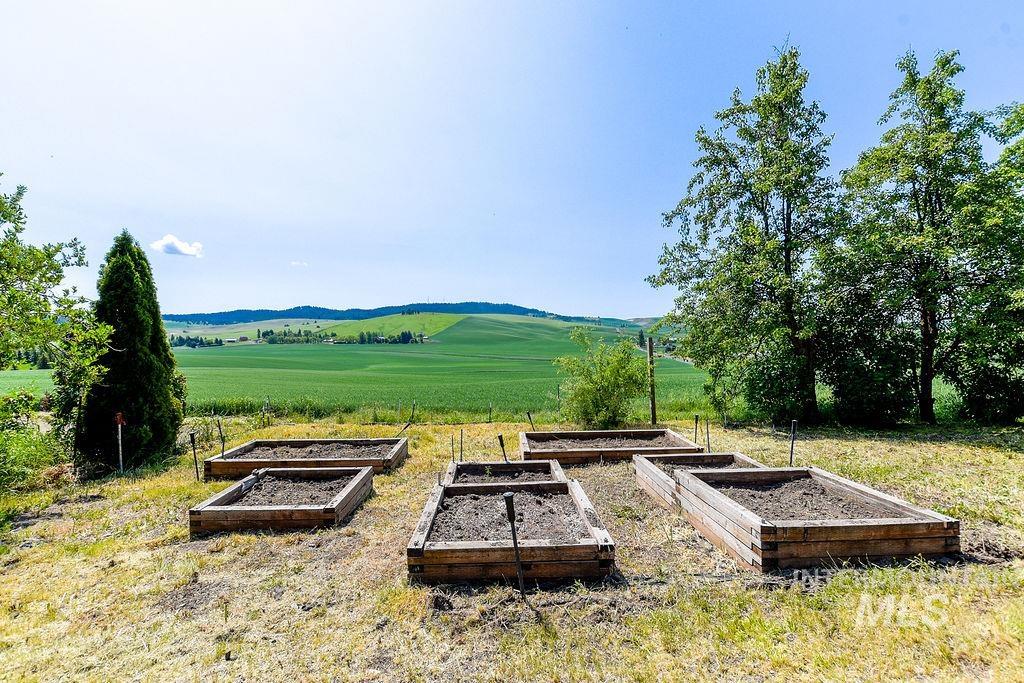 1832 Pine Cone, Moscow, Idaho 83843, 3 Bedrooms, 3 Bathrooms, Residential For Sale, Price $650,000, 98950091