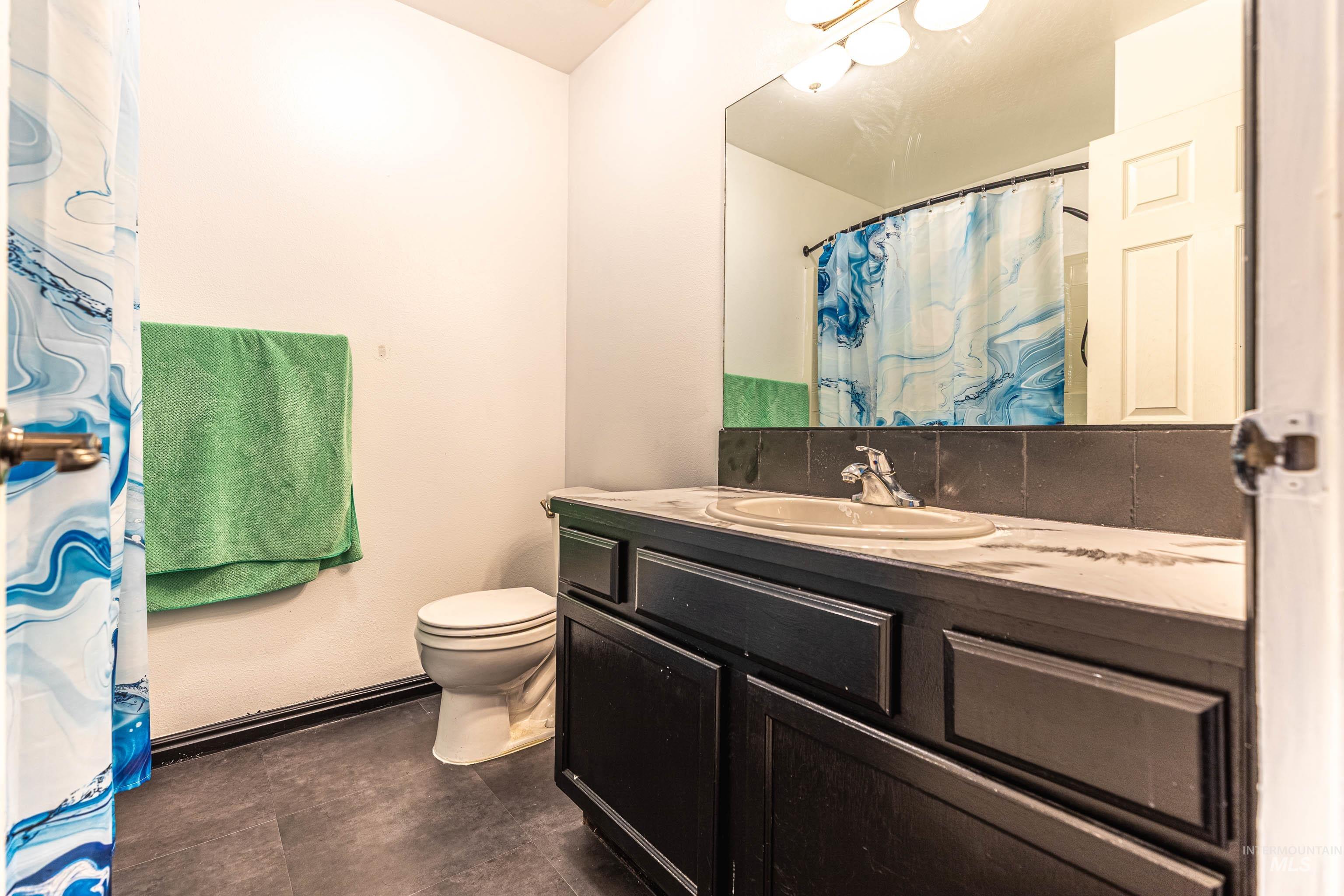 35 1 Mangum Cir, Donnelly, Idaho 83615, 3 Bedrooms, 2 Bathrooms, Residential For Sale, Price $370,000, 98950095