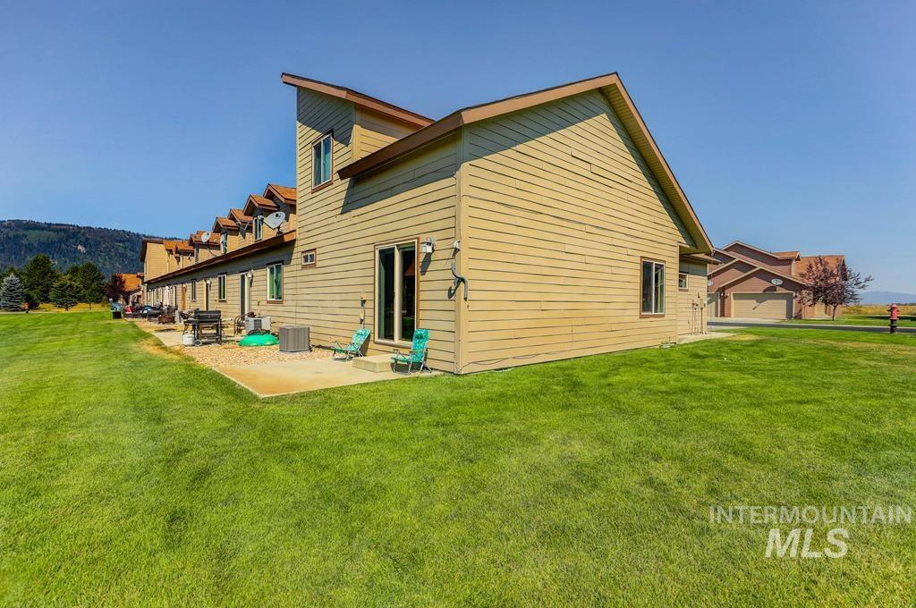 35 1 Mangum Cir, Donnelly, Idaho 83615, 3 Bedrooms, 2 Bathrooms, Residential For Sale, Price $370,000, 98950095