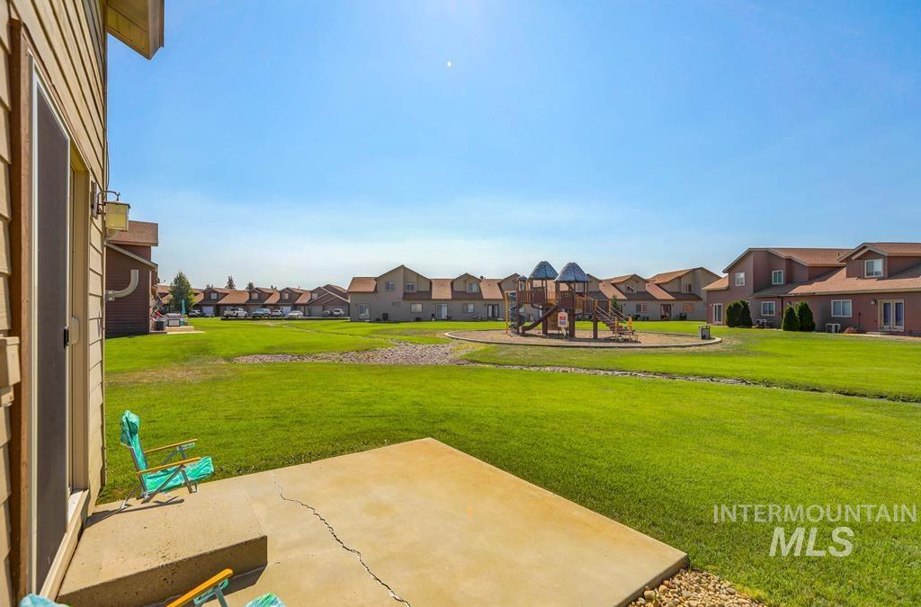 35 1 Mangum Cir, Donnelly, Idaho 83615, 3 Bedrooms, 2 Bathrooms, Residential For Sale, Price $370,000, 98950095