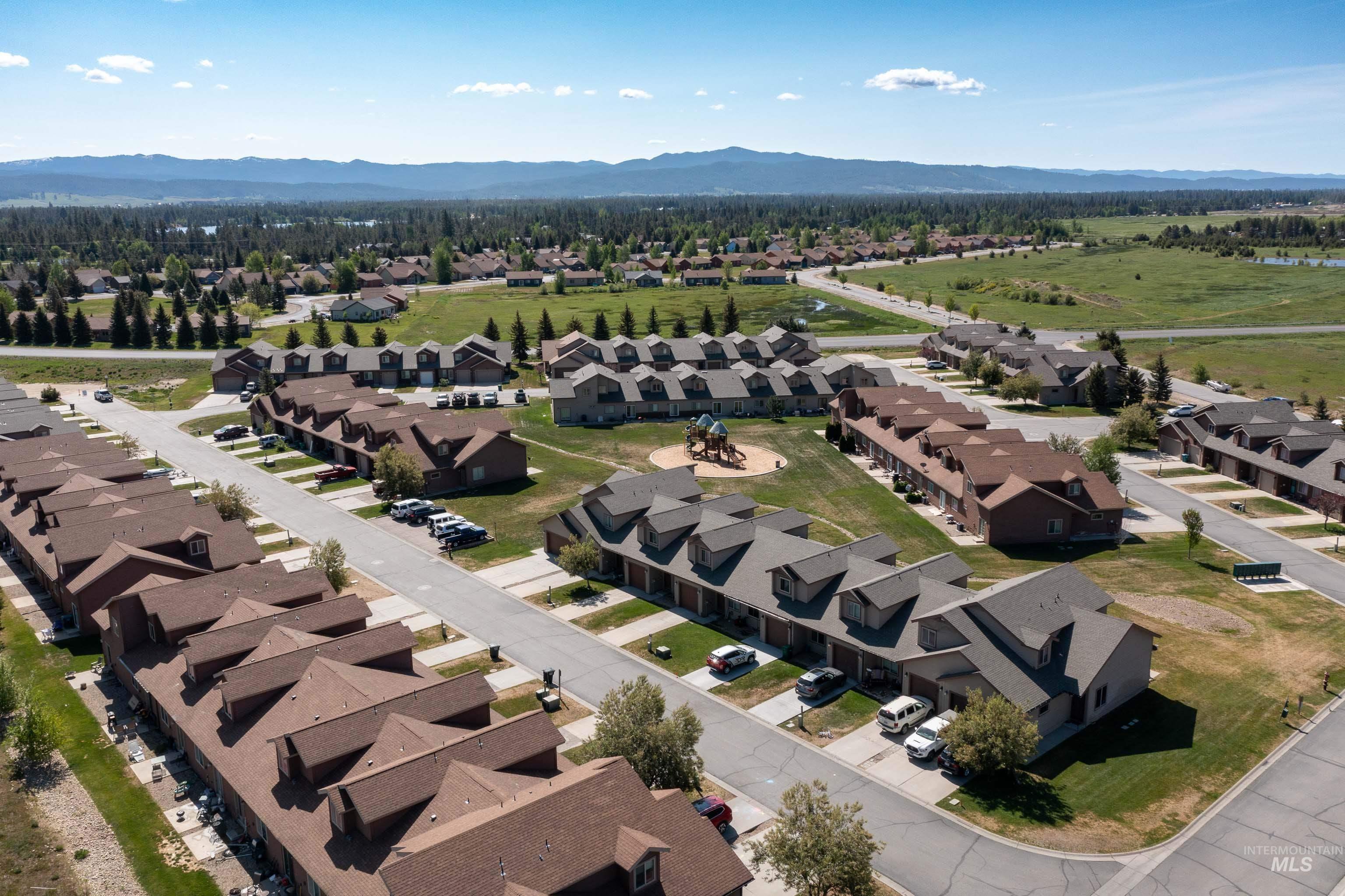 35 1 Mangum Cir, Donnelly, Idaho 83615, 3 Bedrooms, 2 Bathrooms, Residential For Sale, Price $370,000, 98950095