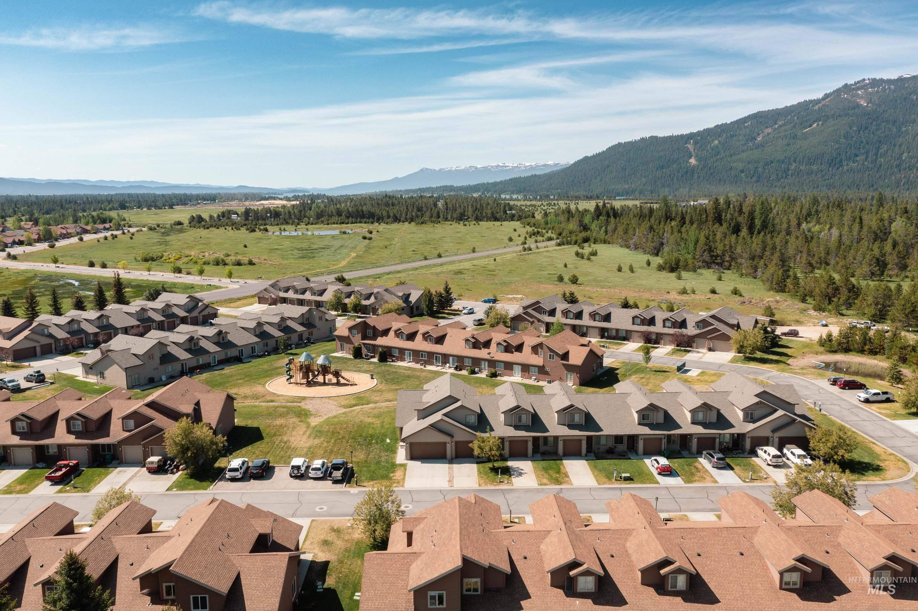 35 1 Mangum Cir, Donnelly, Idaho 83615, 3 Bedrooms, 2 Bathrooms, Residential For Sale, Price $370,000, 98950095