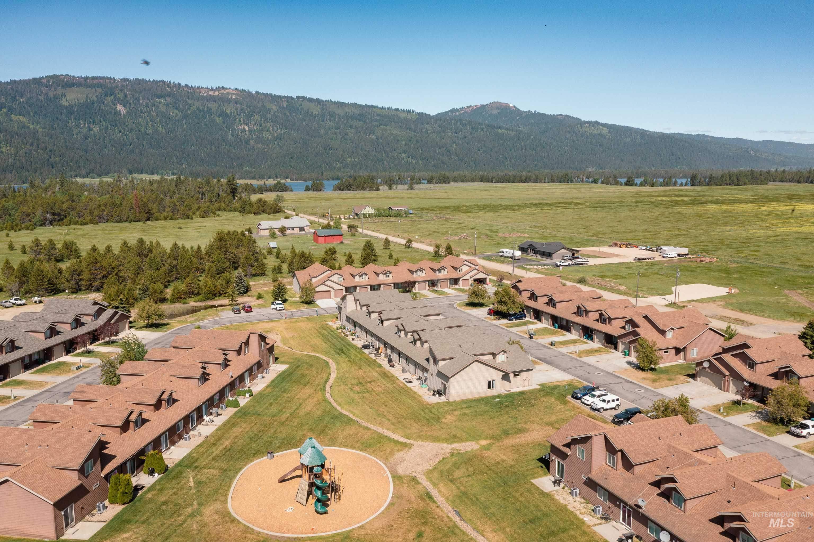 35 1 Mangum Cir, Donnelly, Idaho 83615, 3 Bedrooms, 2 Bathrooms, Residential For Sale, Price $370,000, 98950095