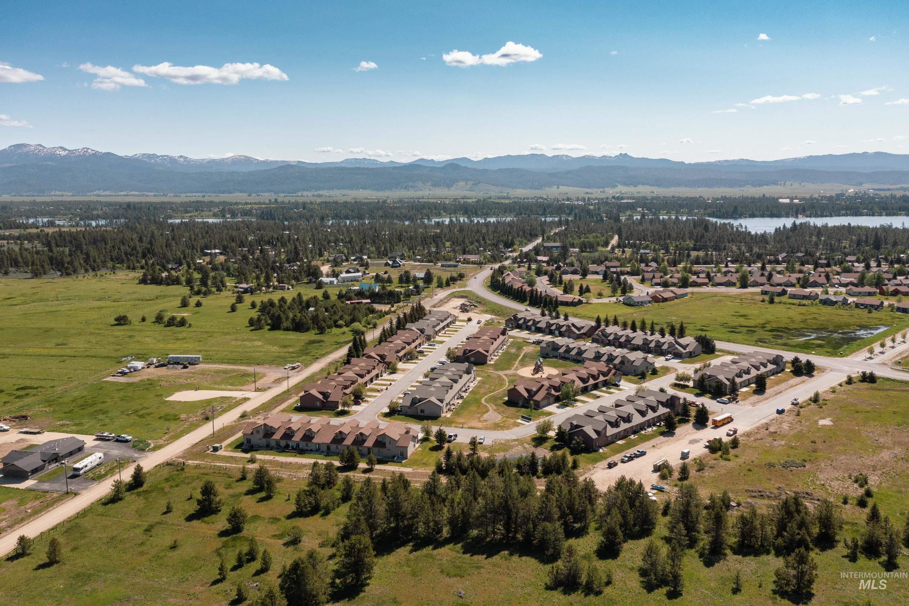 35 1 Mangum Cir, Donnelly, Idaho 83615, 3 Bedrooms, 2 Bathrooms, Residential For Sale, Price $370,000, 98950095