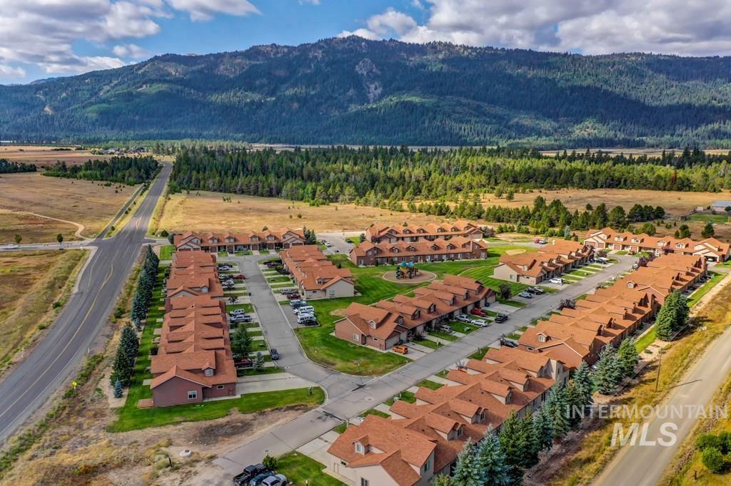 35 1 Mangum Cir, Donnelly, Idaho 83615, 3 Bedrooms, 2 Bathrooms, Residential For Sale, Price $370,000, 98950095