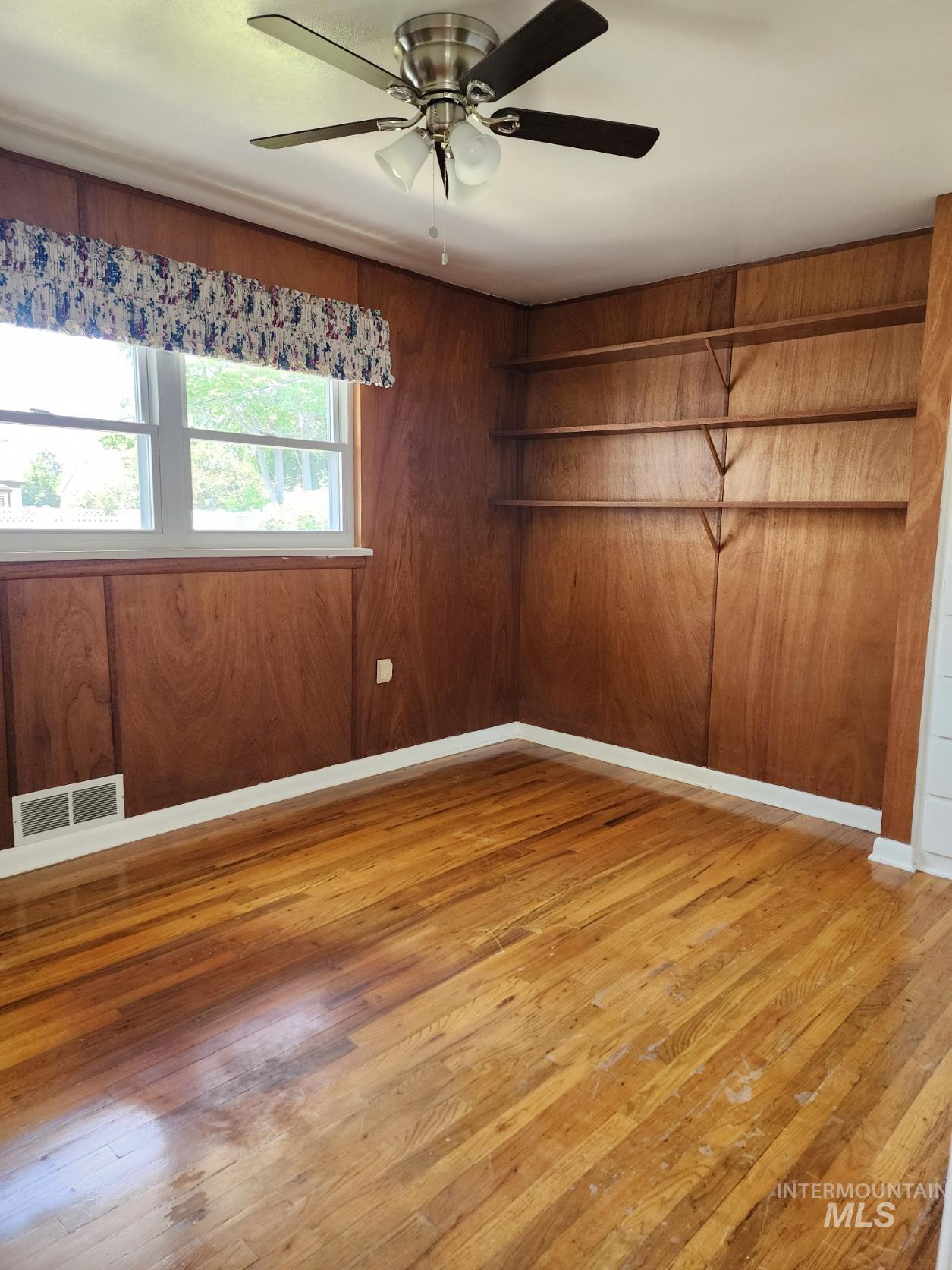 855 N 9th East, Mountain Home, Idaho 83647, 4 Bedrooms, 3 Bathrooms, Residential For Sale, Price $370,000, 98950101