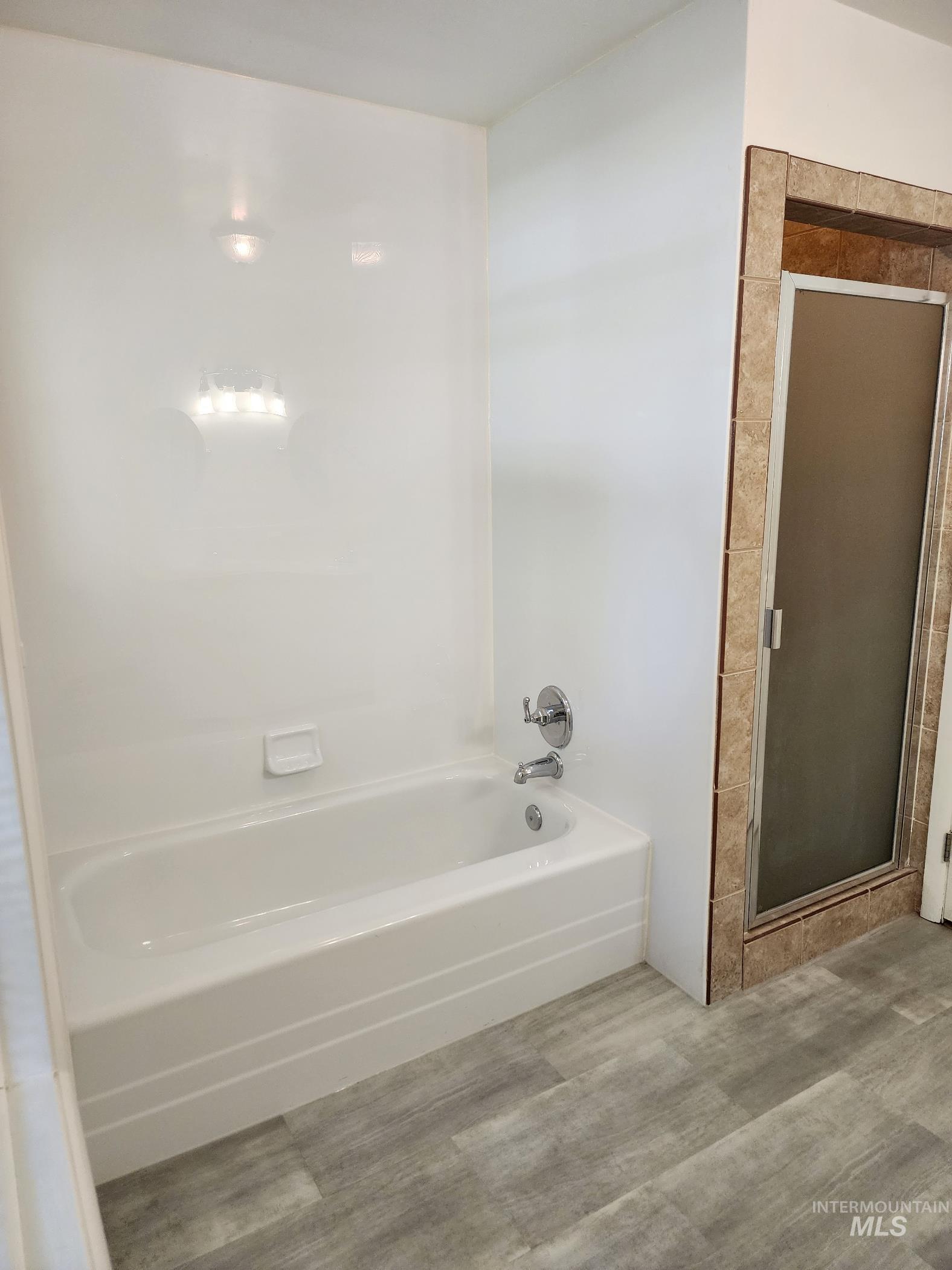 855 N 9th East, Mountain Home, Idaho 83647, 4 Bedrooms, 3 Bathrooms, Residential For Sale, Price $370,000, 98950101