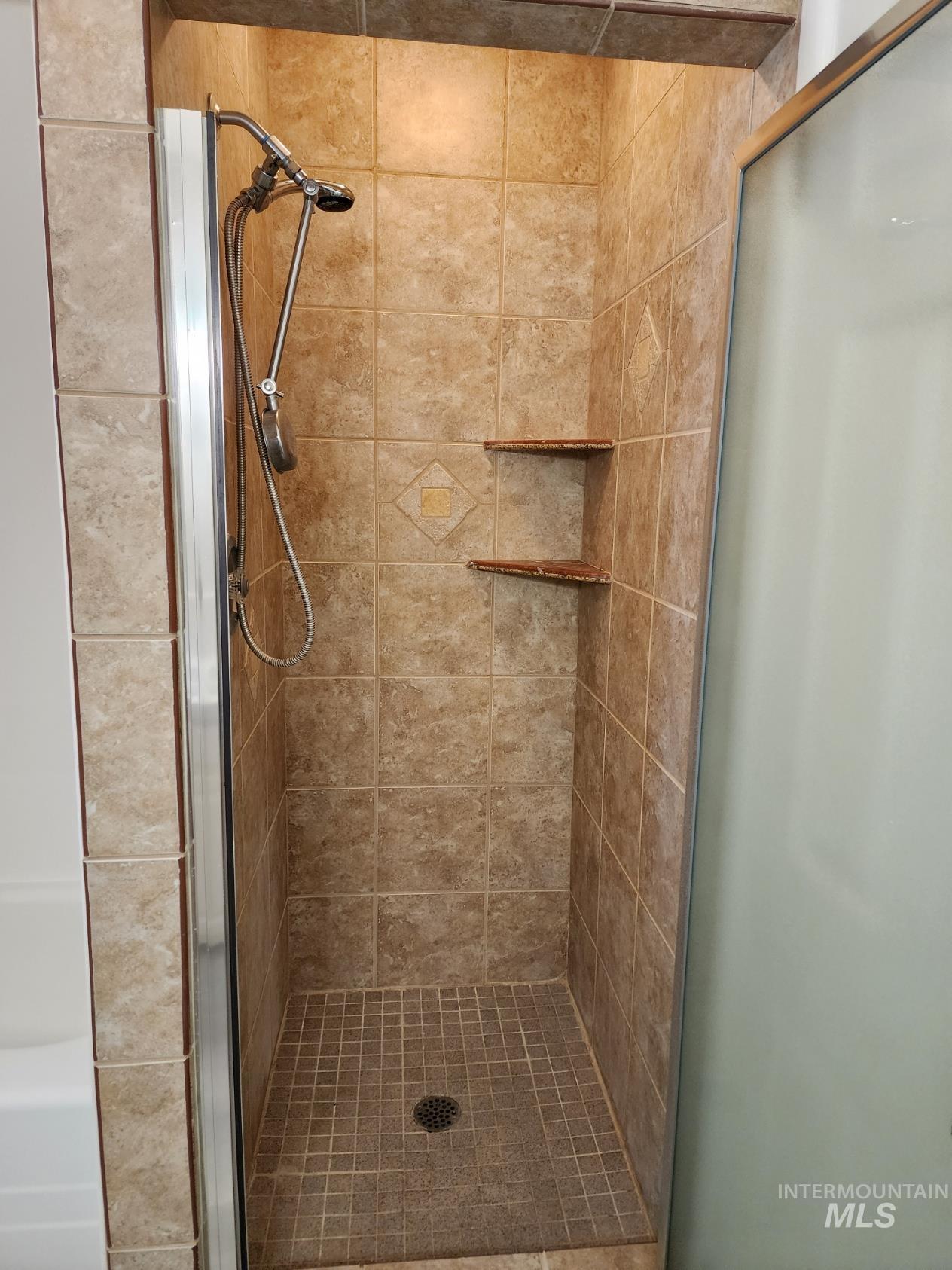 855 N 9th East, Mountain Home, Idaho 83647, 4 Bedrooms, 3 Bathrooms, Residential For Sale, Price $370,000, 98950101