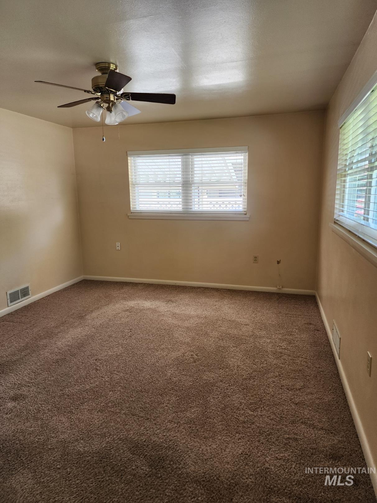 855 N 9th East, Mountain Home, Idaho 83647, 4 Bedrooms, 3 Bathrooms, Residential For Sale, Price $370,000, 98950101