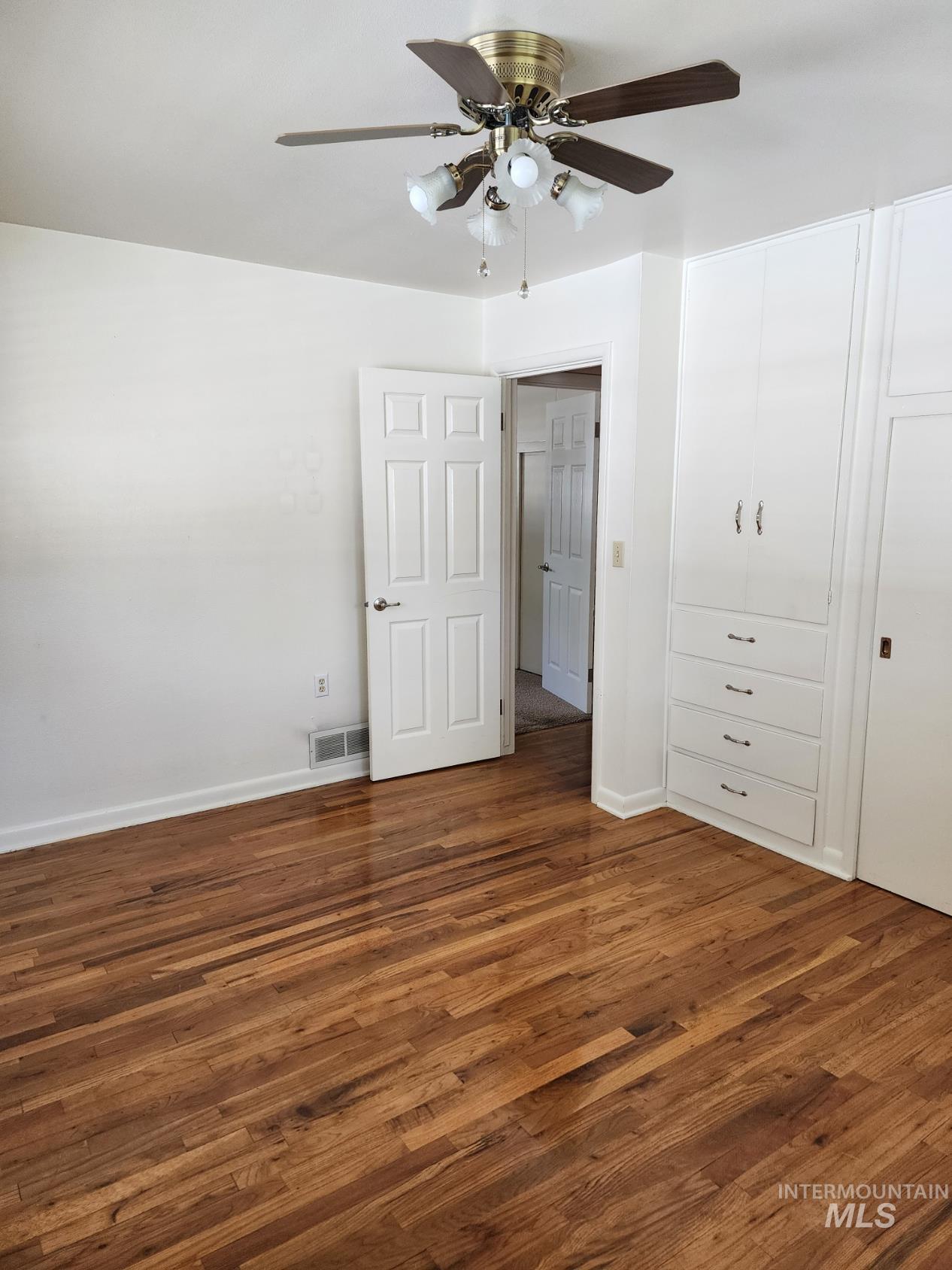 855 N 9th East, Mountain Home, Idaho 83647, 4 Bedrooms, 3 Bathrooms, Residential For Sale, Price $370,000, 98950101