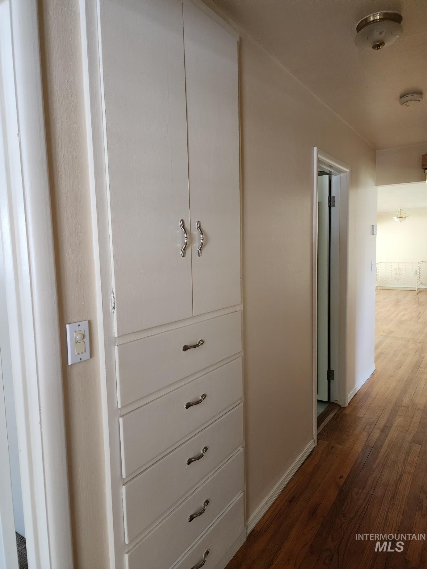 855 N 9th East, Mountain Home, Idaho 83647, 4 Bedrooms, 3 Bathrooms, Residential For Sale, Price $370,000, 98950101