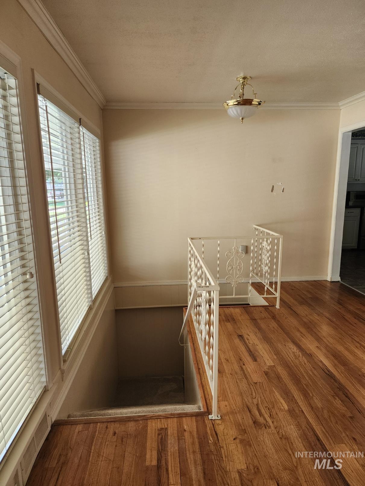 855 N 9th East, Mountain Home, Idaho 83647, 4 Bedrooms, 3 Bathrooms, Residential For Sale, Price $370,000, 98950101