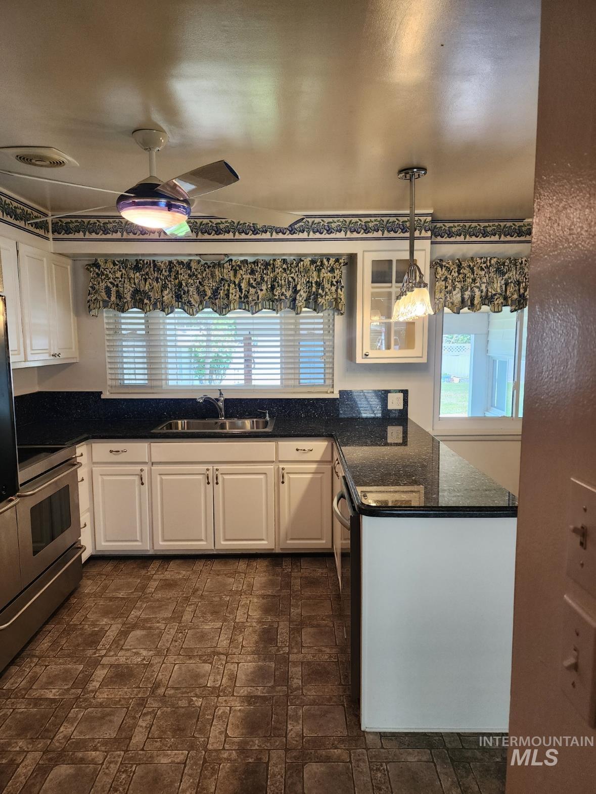 855 N 9th East, Mountain Home, Idaho 83647, 4 Bedrooms, 3 Bathrooms, Residential For Sale, Price $370,000, 98950101