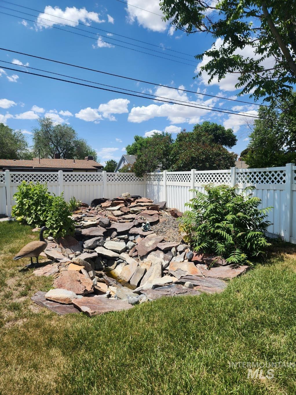 855 N 9th East, Mountain Home, Idaho 83647, 4 Bedrooms, 3 Bathrooms, Residential For Sale, Price $370,000, 98950101