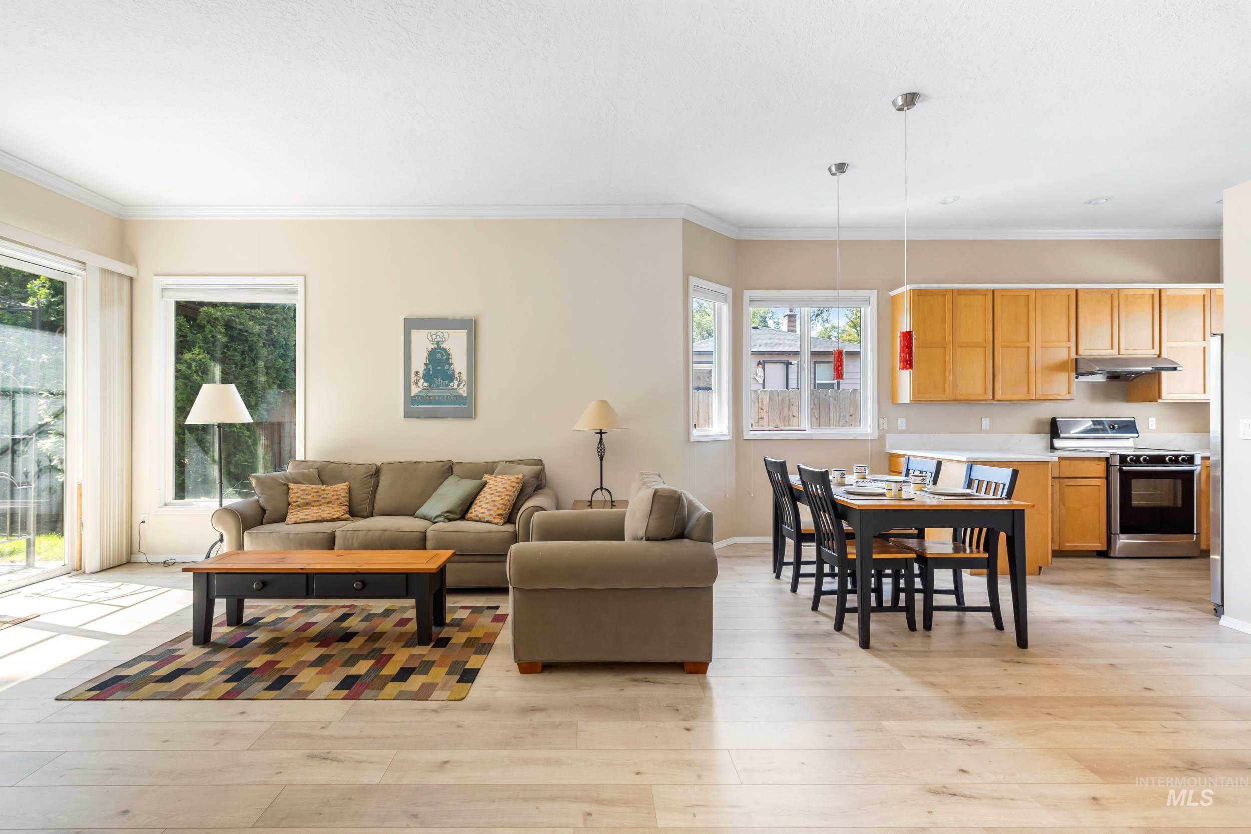 2072 N 28th St, Boise, Idaho 83702, 2 Bedrooms, 2 Bathrooms, Residential For Sale, Price $439,900, 98950126