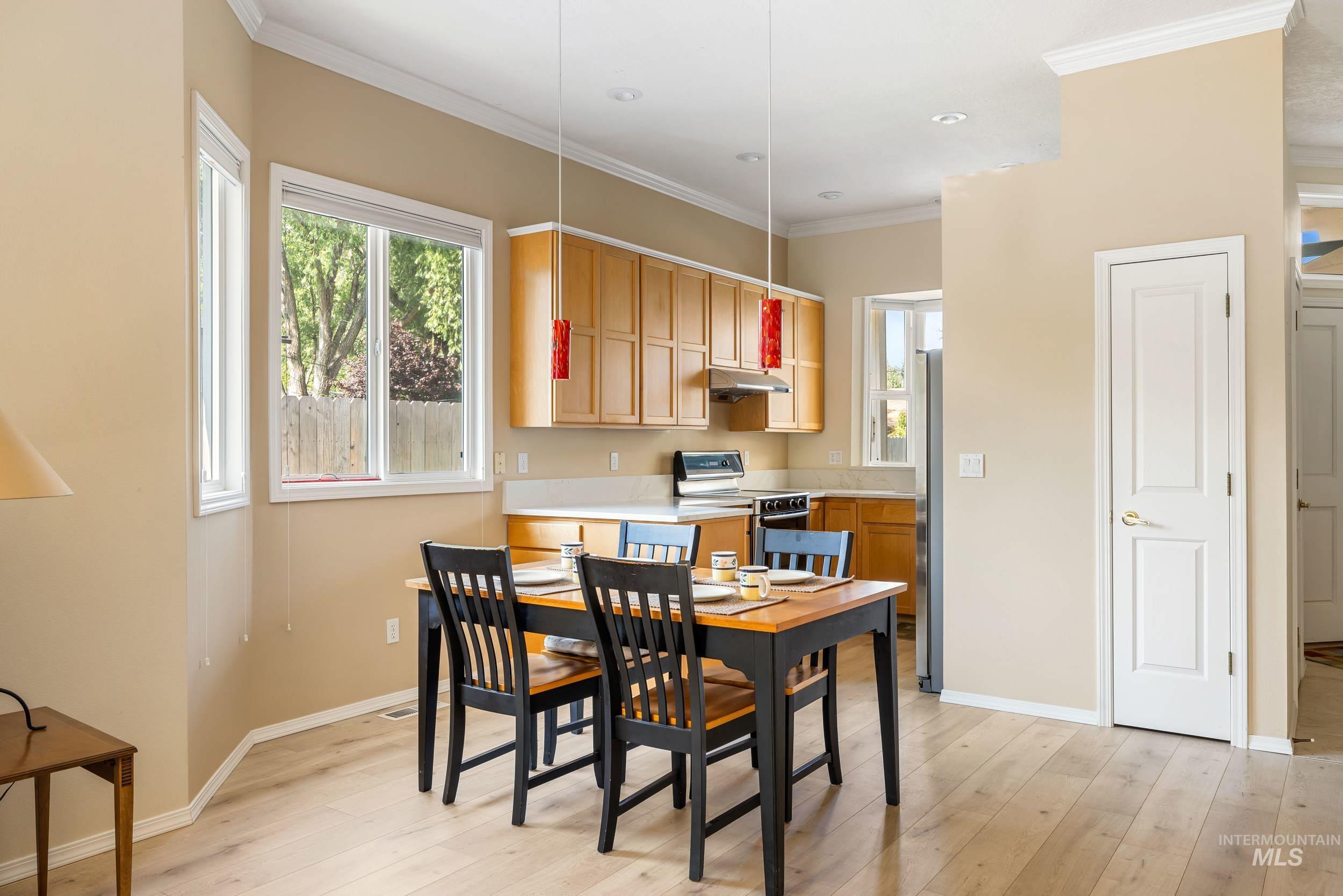 2072 N 28th St, Boise, Idaho 83702, 2 Bedrooms, 2 Bathrooms, Residential For Sale, Price $439,900, 98950126